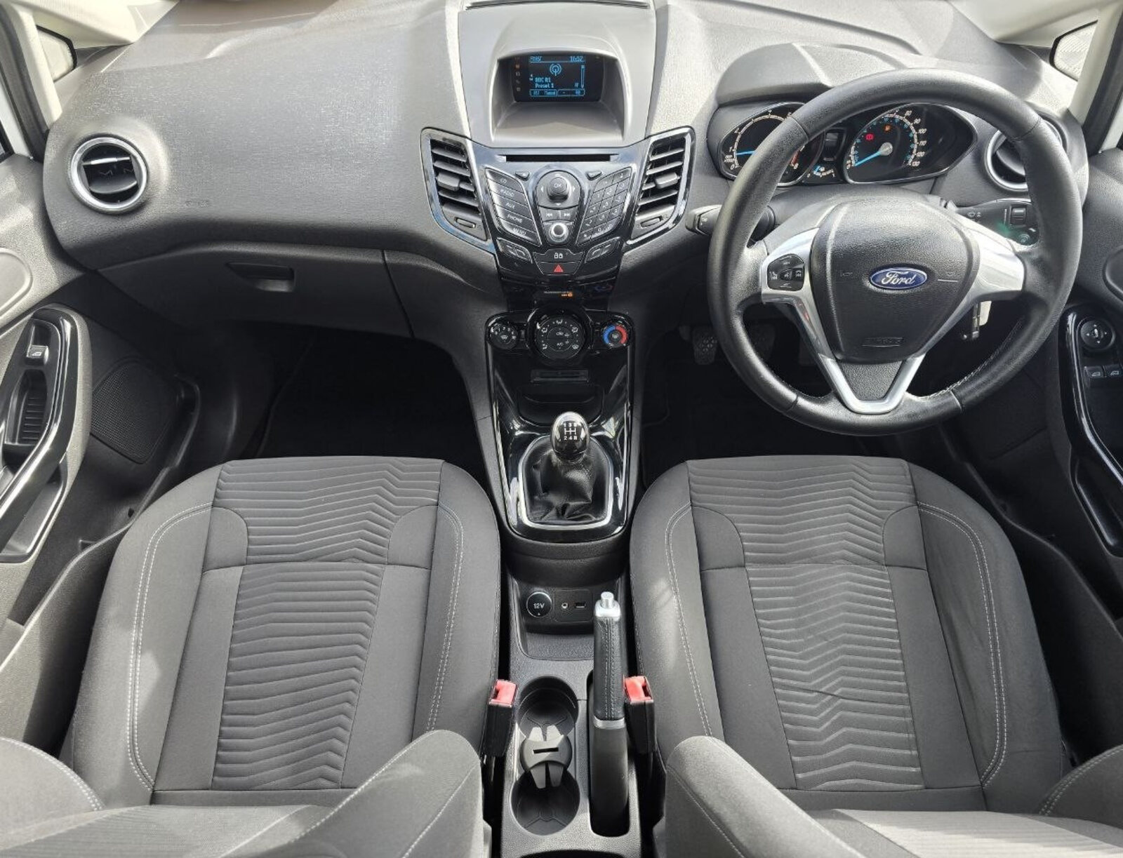 2014 Ford Fiesta ZETEC 1.2 PETROL - Image 11