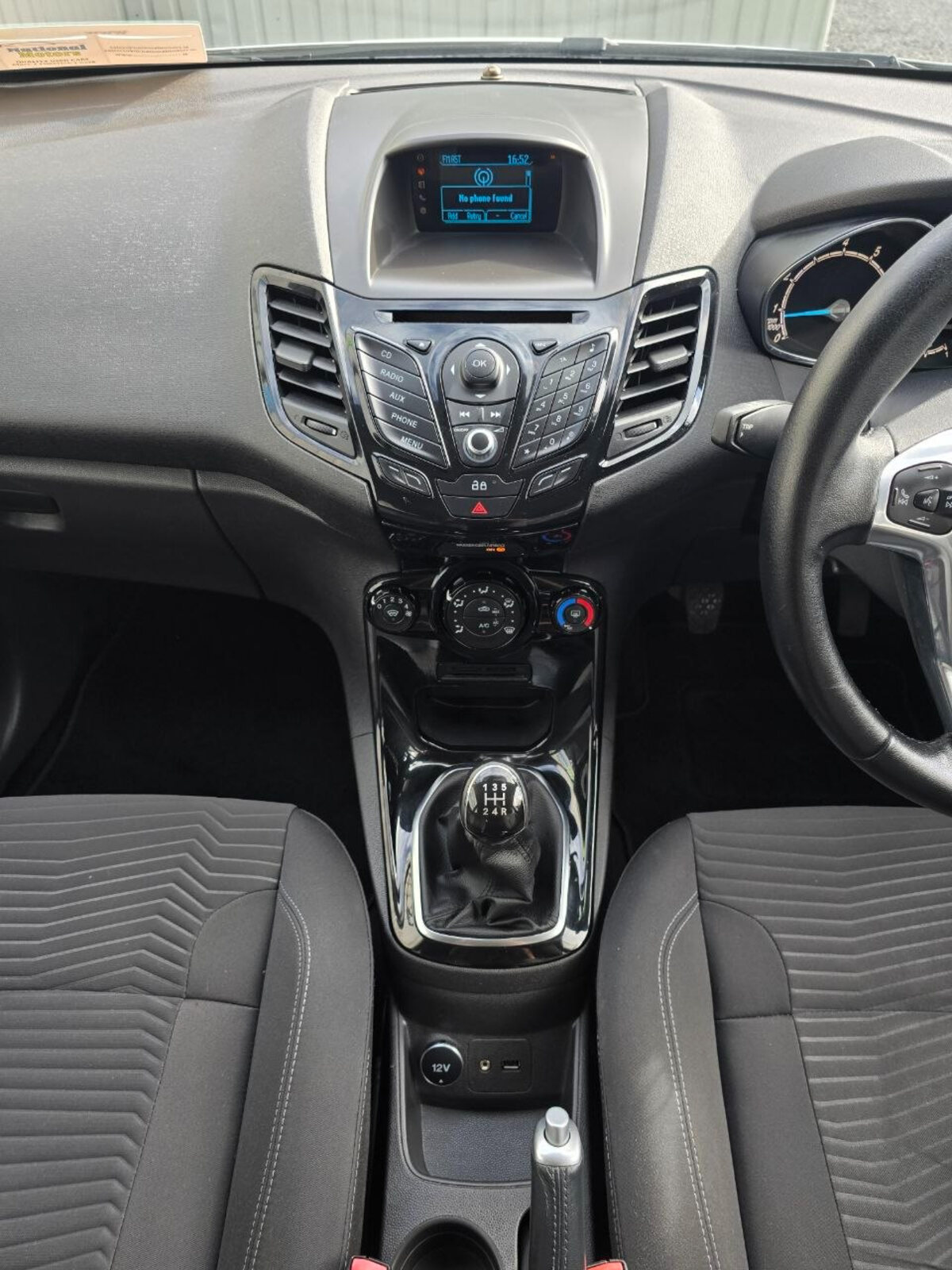 2014 Ford Fiesta ZETEC 1.2 PETROL - Image 14