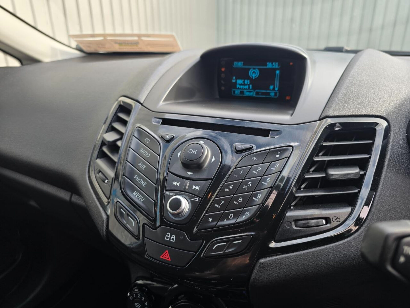 2014 Ford Fiesta ZETEC 1.2 PETROL - Image 17