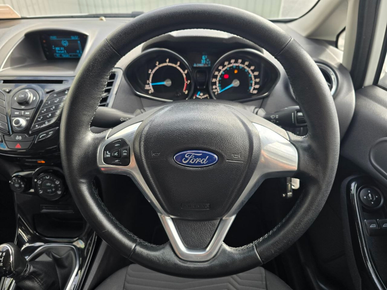 2014 Ford Fiesta ZETEC 1.2 PETROL - Image 18
