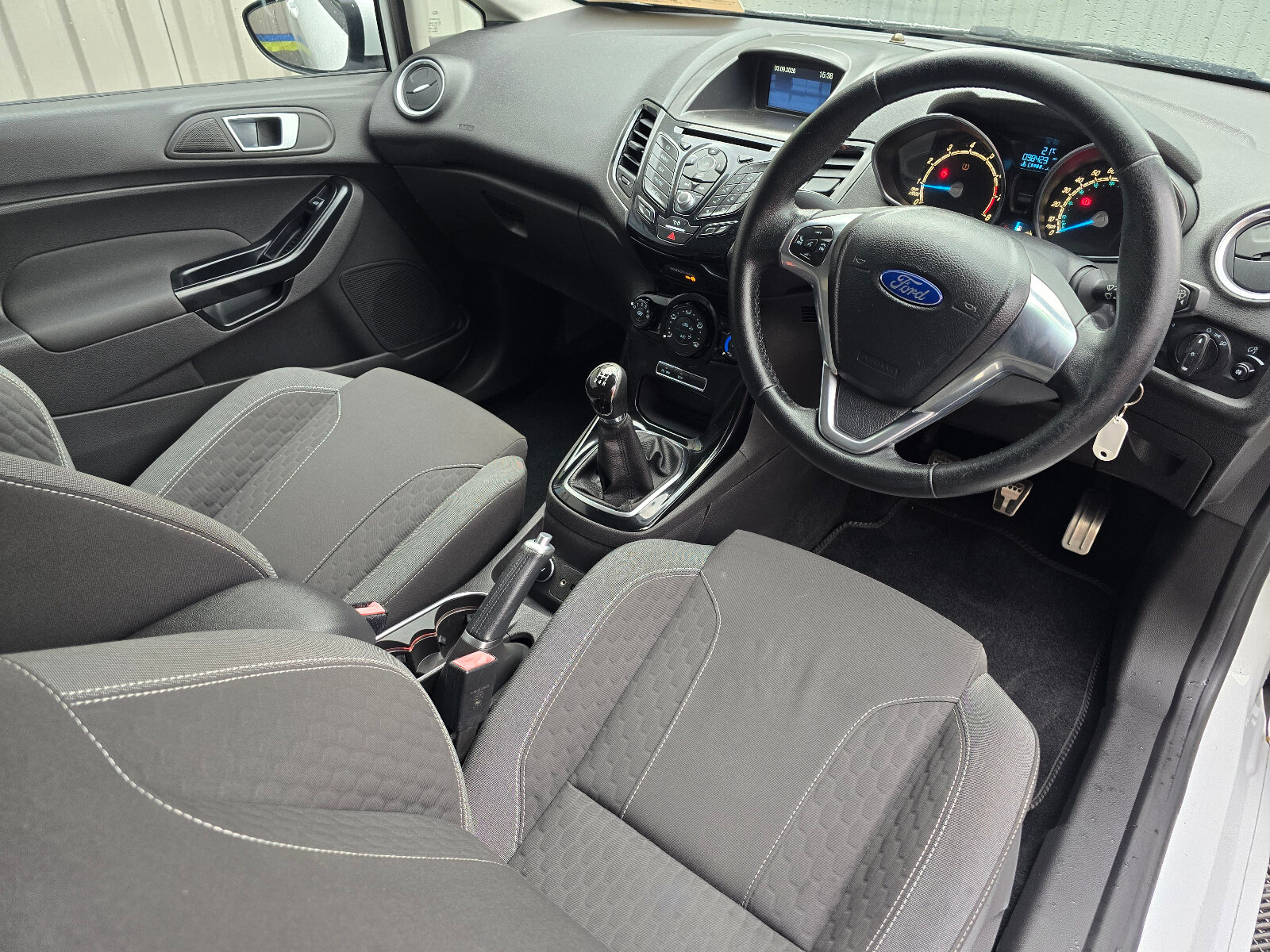 2016 Ford Fiesta ZETEC-S 1.0 PETROL - Image 10