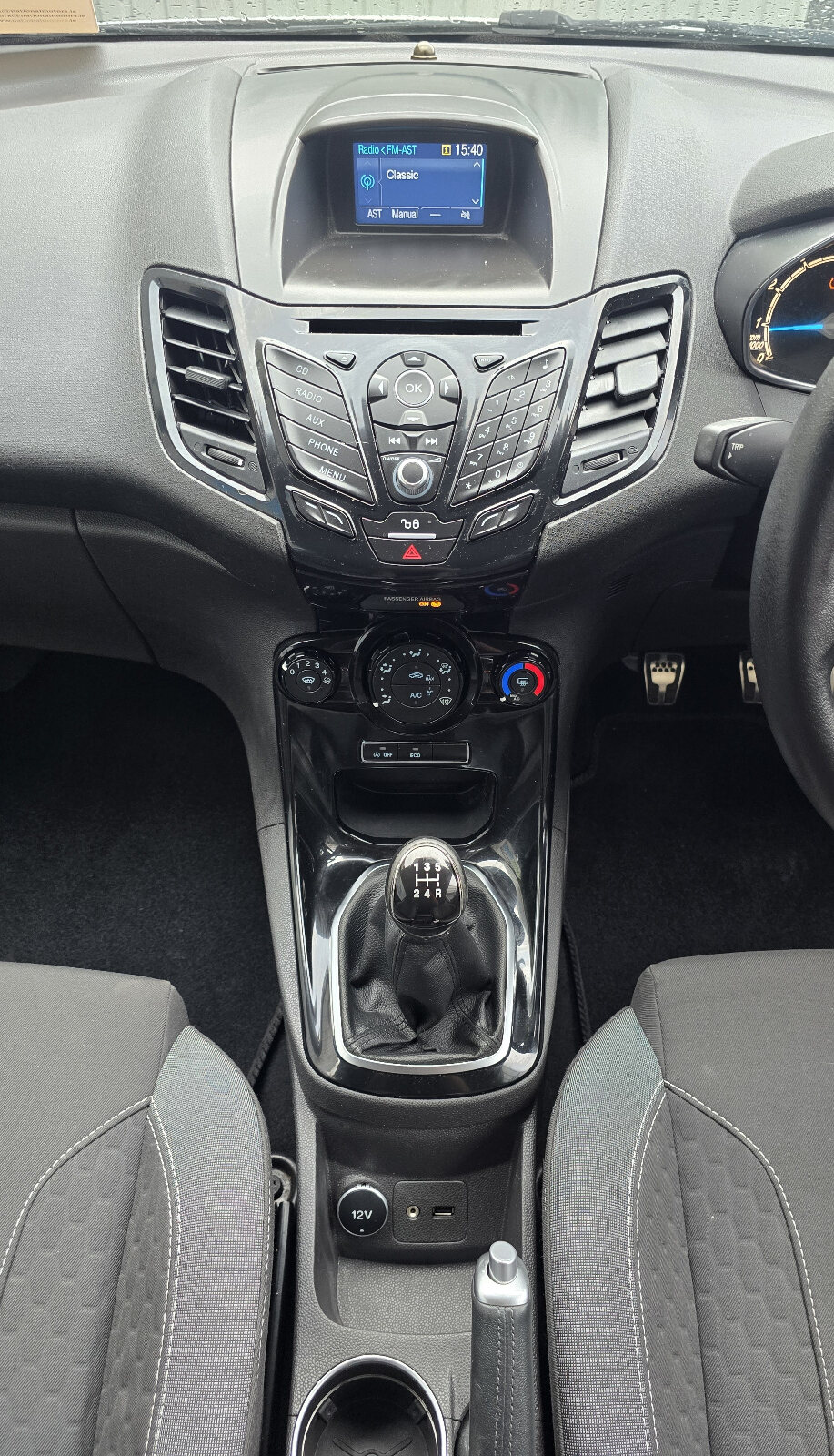 2016 Ford Fiesta ZETEC-S 1.0 PETROL - Image 12