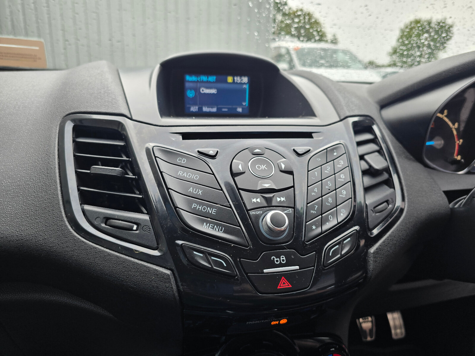 2016 Ford Fiesta ZETEC-S 1.0 PETROL - Image 15