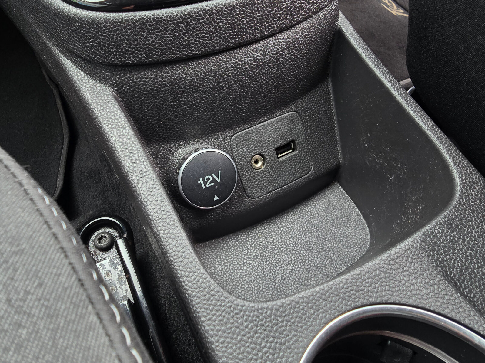 2014 Ford Fiesta TITANIUM 1.0 PETROL - Image 14