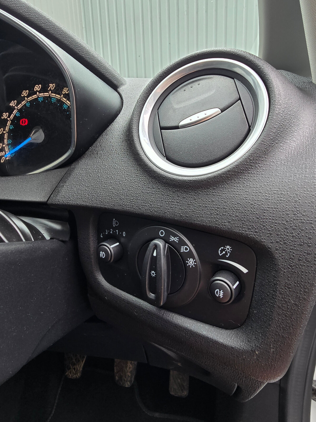2014 Ford Fiesta TITANIUM 1.0 PETROL - Image 18