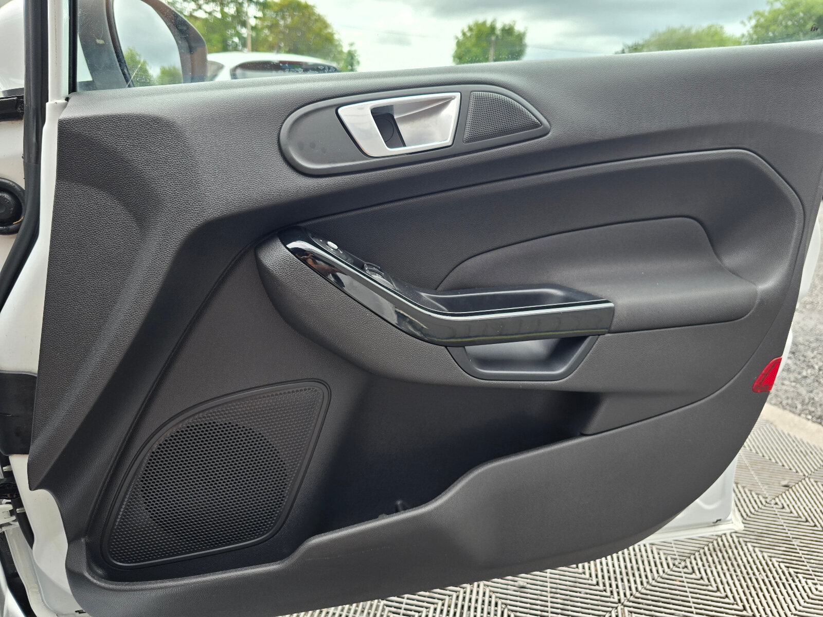 2014 Ford Fiesta TITANIUM 1.0 PETROL - Image 19