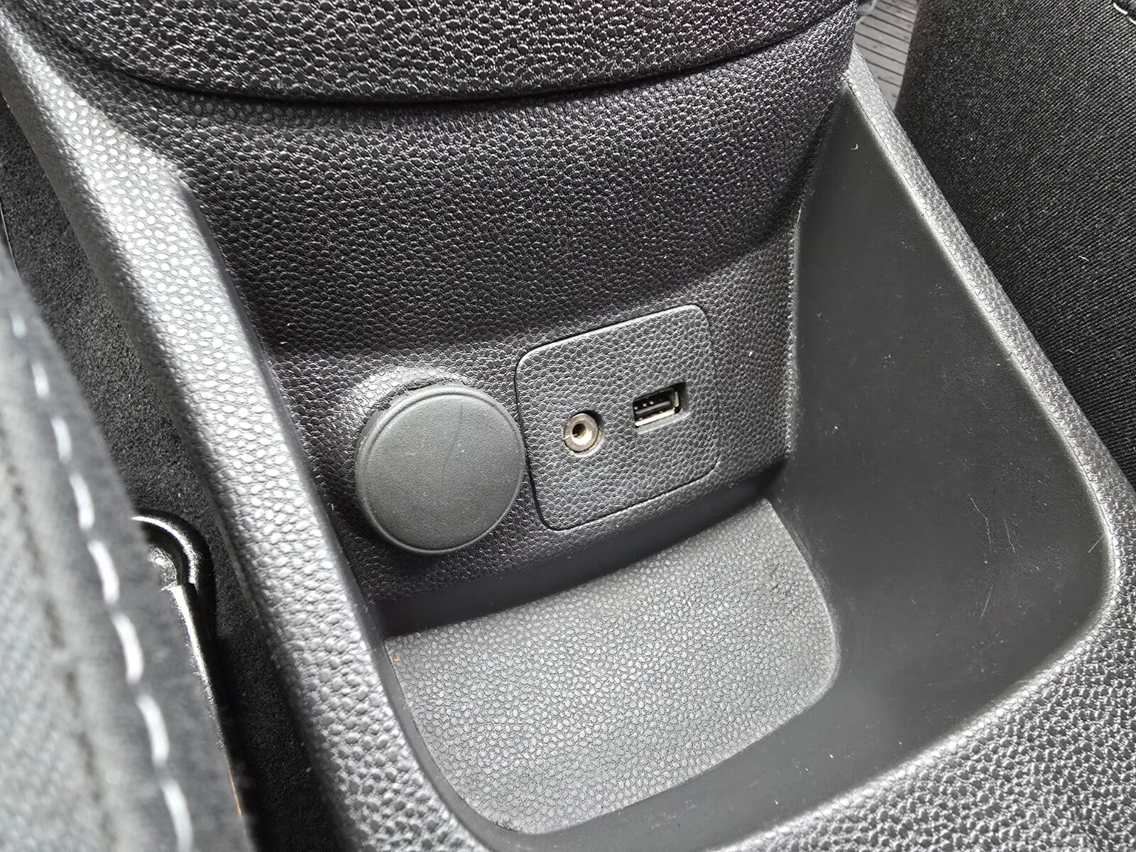 2014 Ford Fiesta TITANIUM 1.0 PETROL - Image 14
