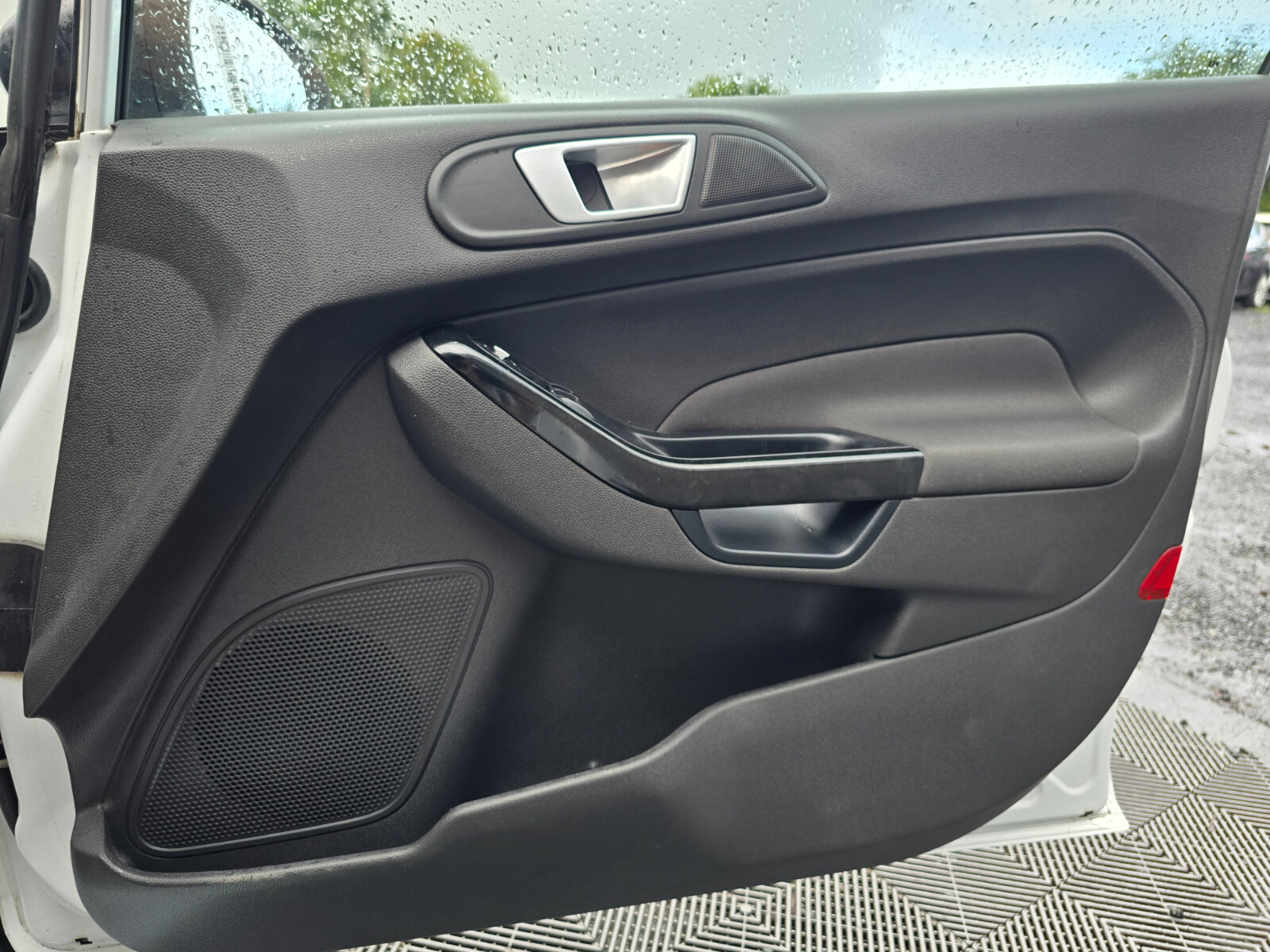 2014 Ford Fiesta TITANIUM 1.0 PETROL - Image 18