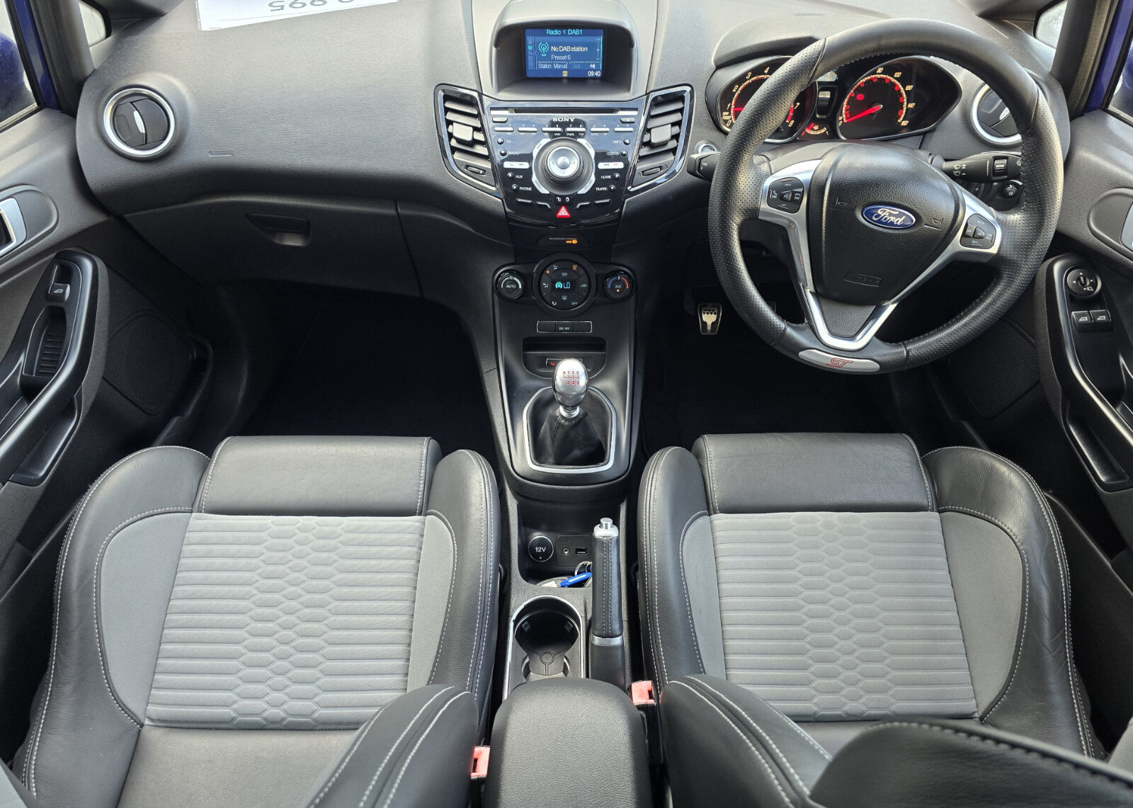 2014 Ford Fiesta ST-3 1.6 PETROL - Image 11