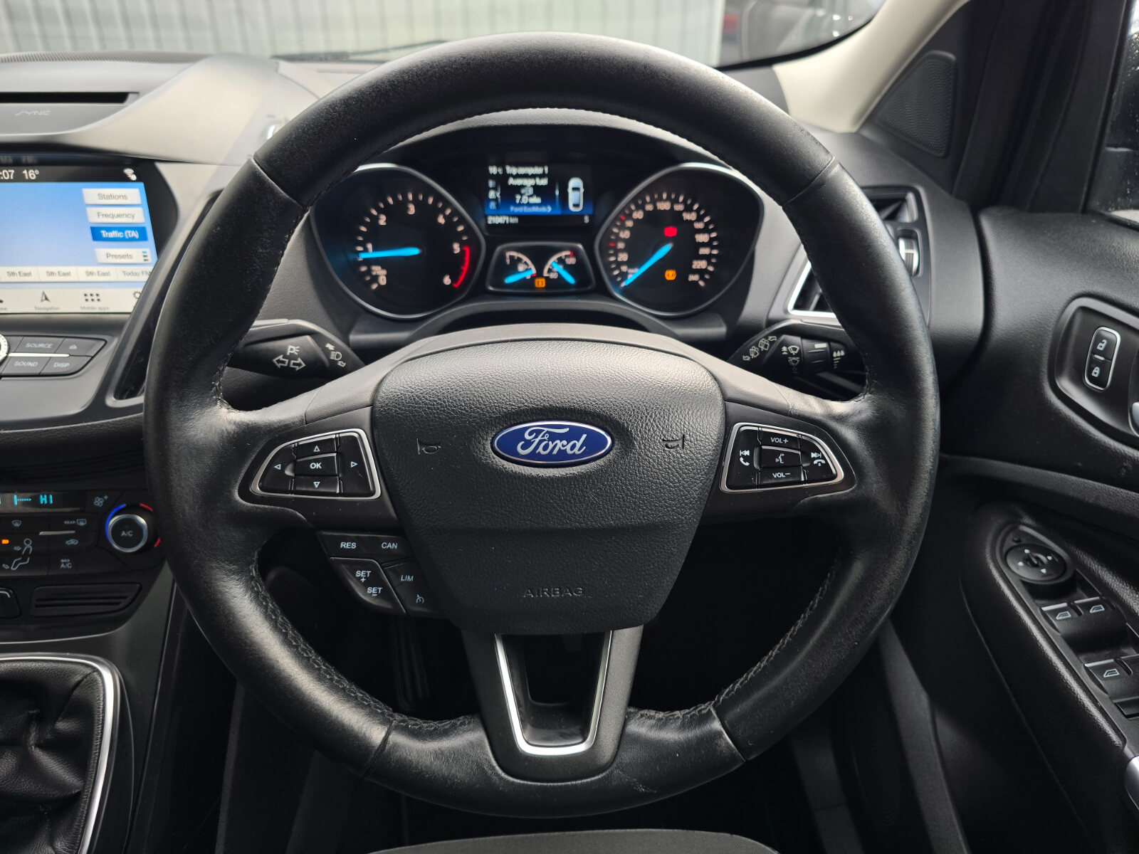 2019 Ford Kuga TITANIUM 1.5 TDCi - Image 16