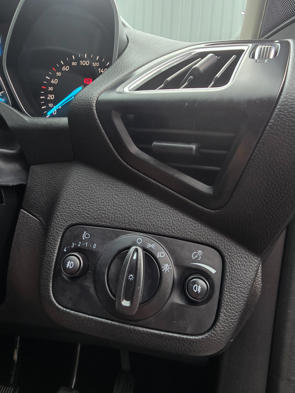 2019 Ford Kuga TITANIUM 1.5 TDCi - Image 17