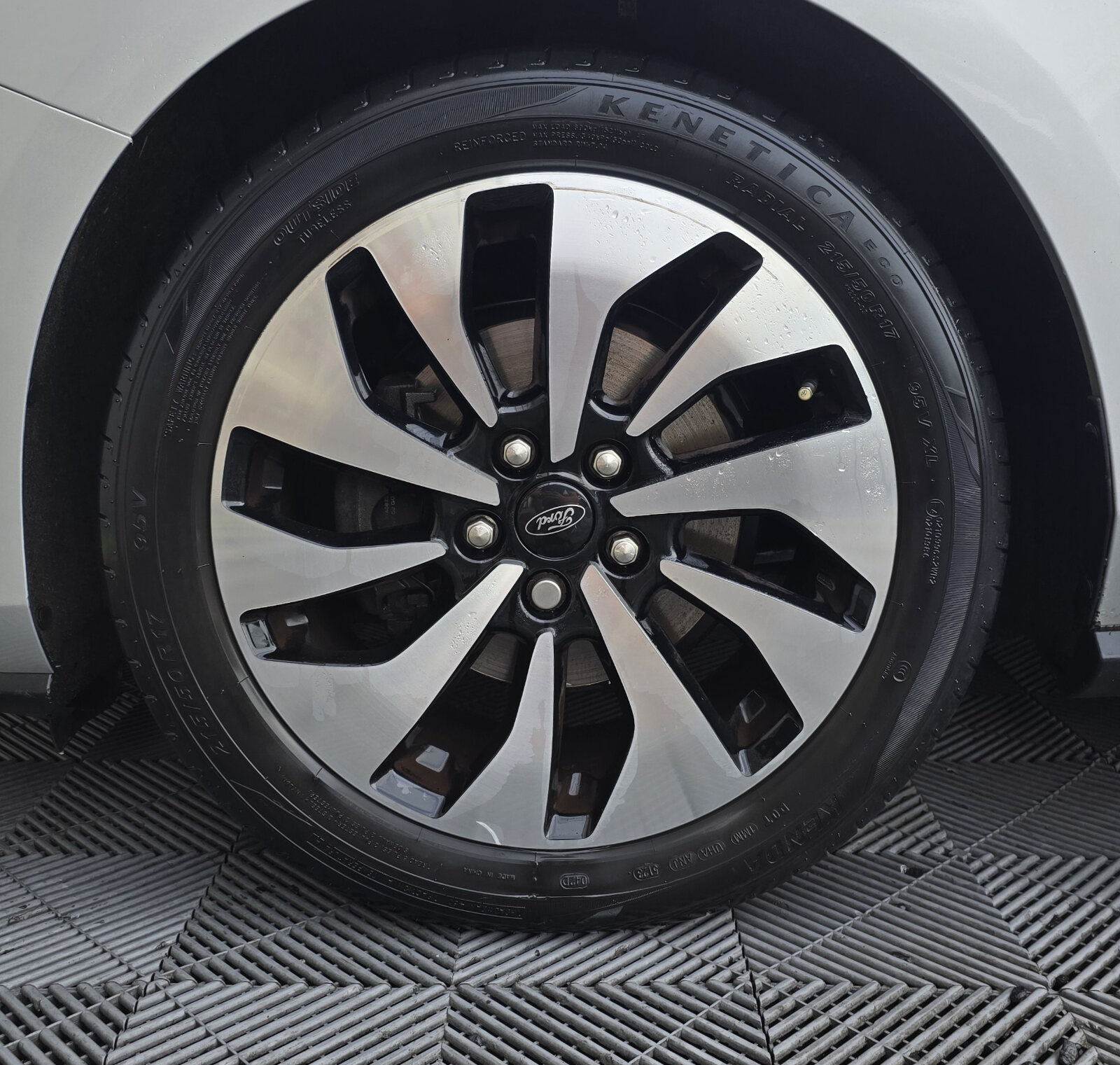 2019 Ford Focus 1.0 PETROL - Image 10