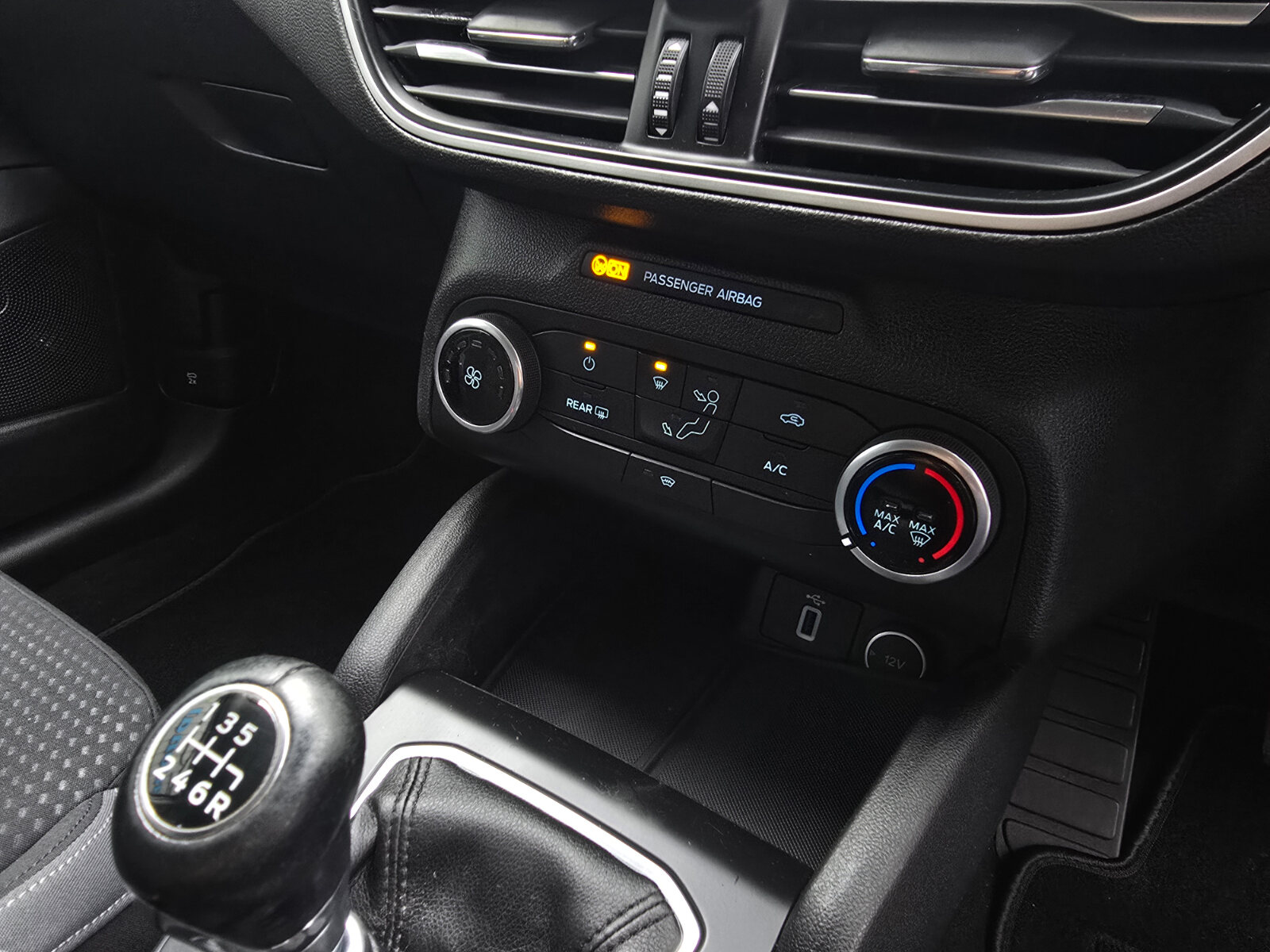 2019 Ford Focus 1.0 PETROL - Image 17