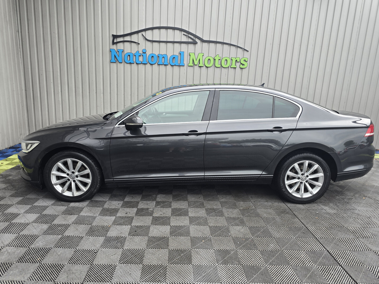 2018 Volkswagen Passat 2.0 TDI 18" wheels Highline - Image 7