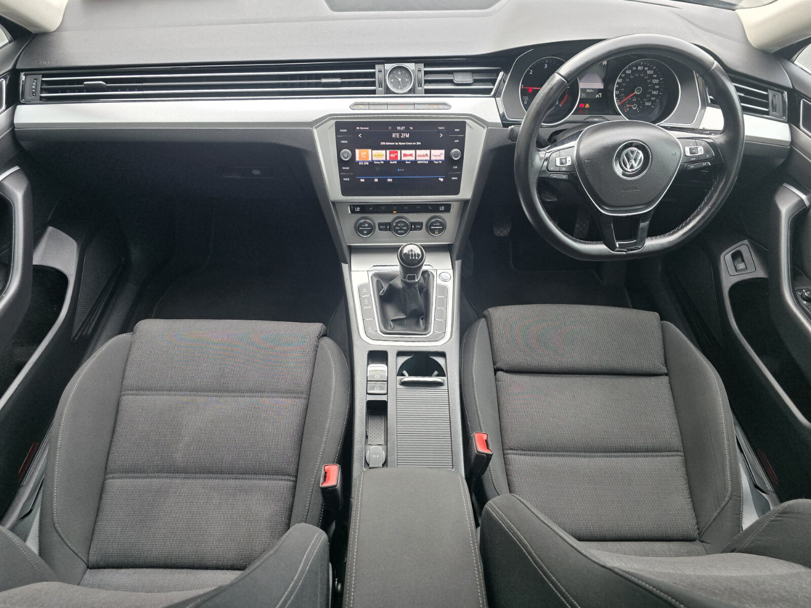2018 Volkswagen Passat 2.0 TDI 18" wheels Highline - Image 11