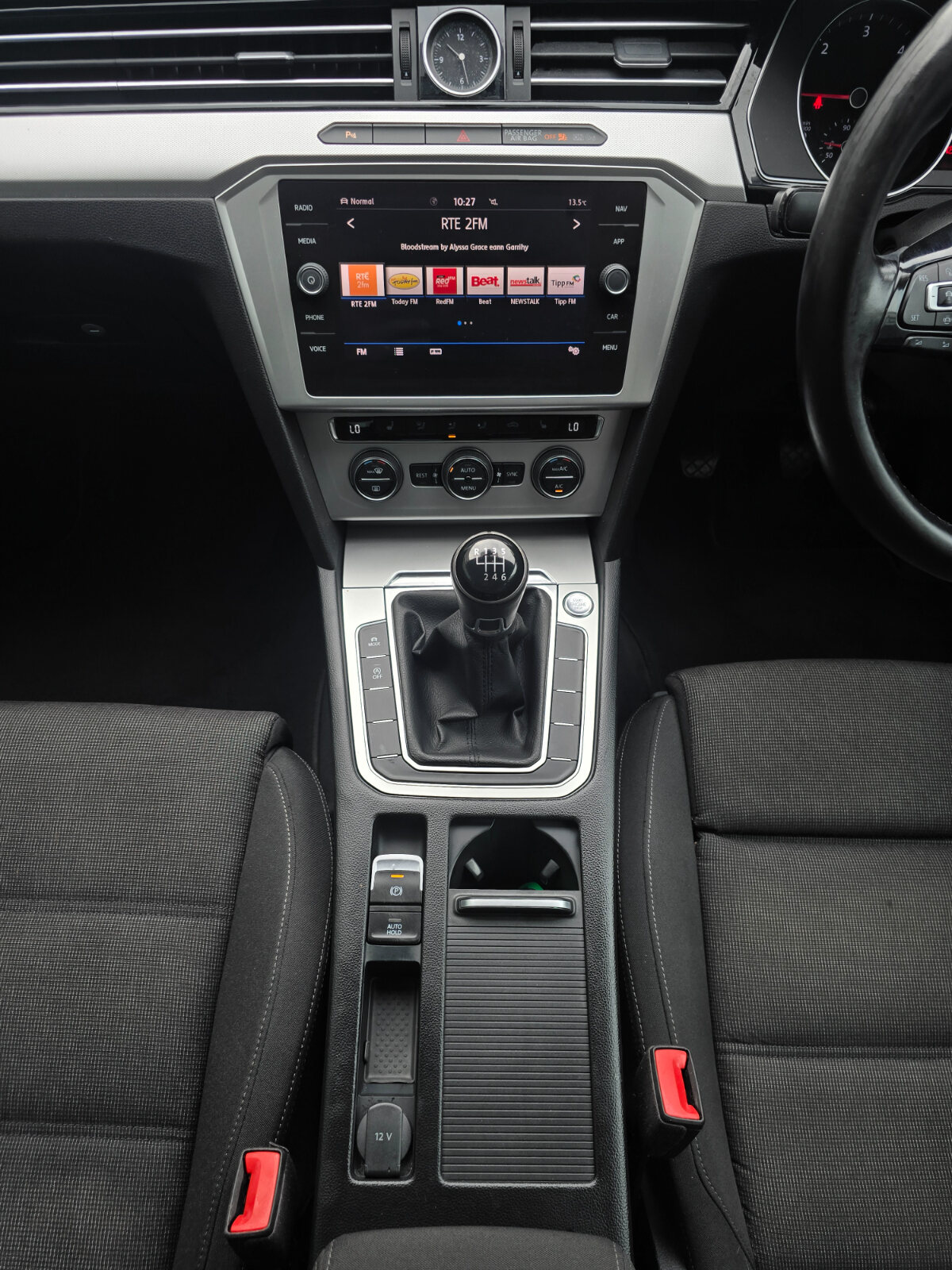 2018 Volkswagen Passat 2.0 TDI 18" wheels Highline - Image 14
