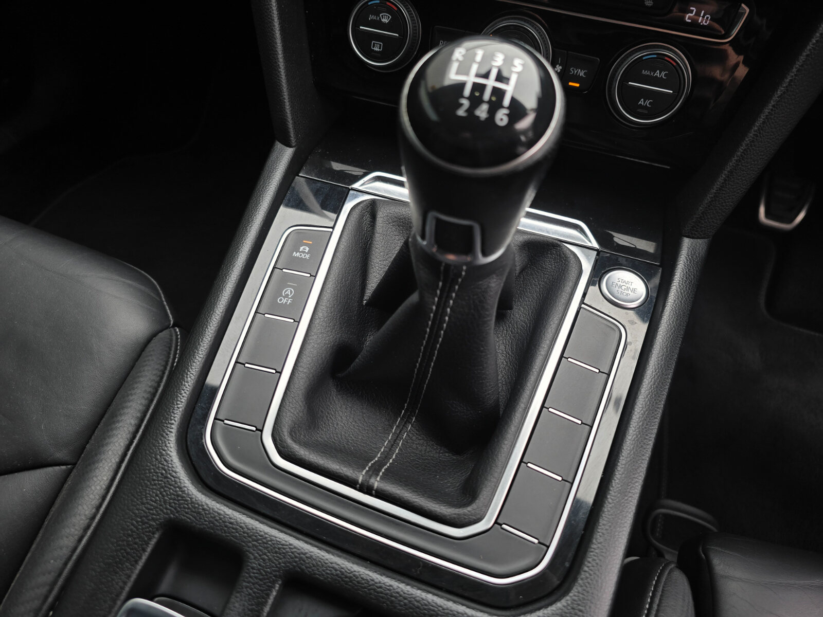 2018  Volkswagen Arteon 2.0TDI R-LINE - Image 17