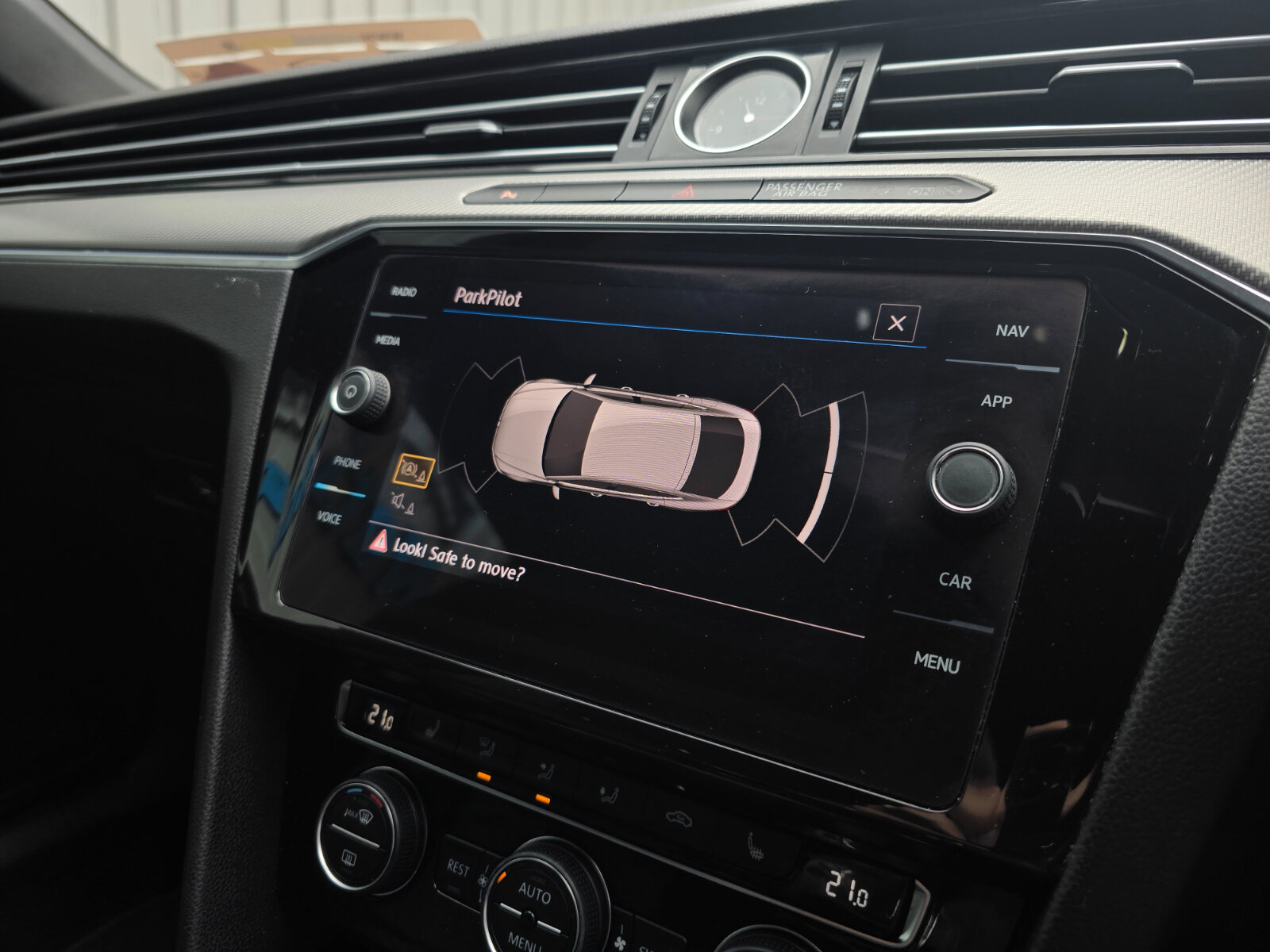 2018  Volkswagen Arteon 2.0TDI R-LINE - Image 18