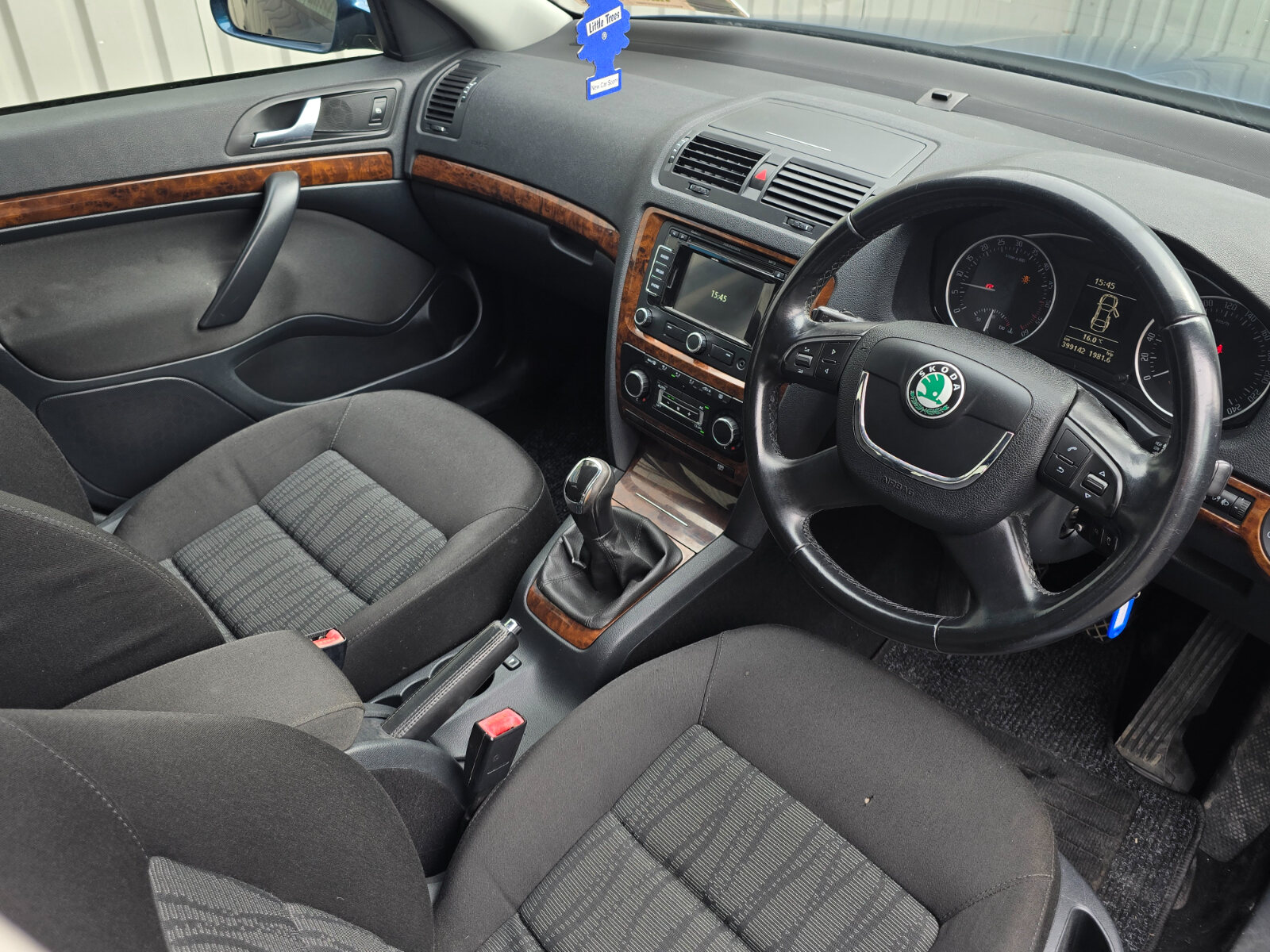 2012 Skoda Octavia 1.6 Elegance - Image 9