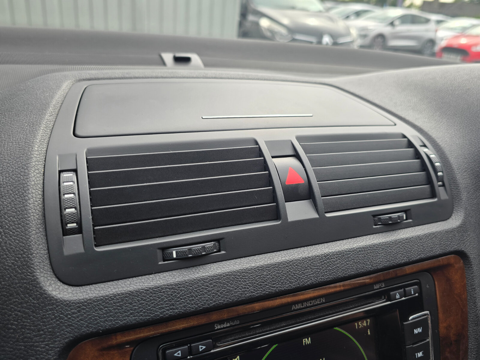 2012 Skoda Octavia 1.6 Elegance - Image 14