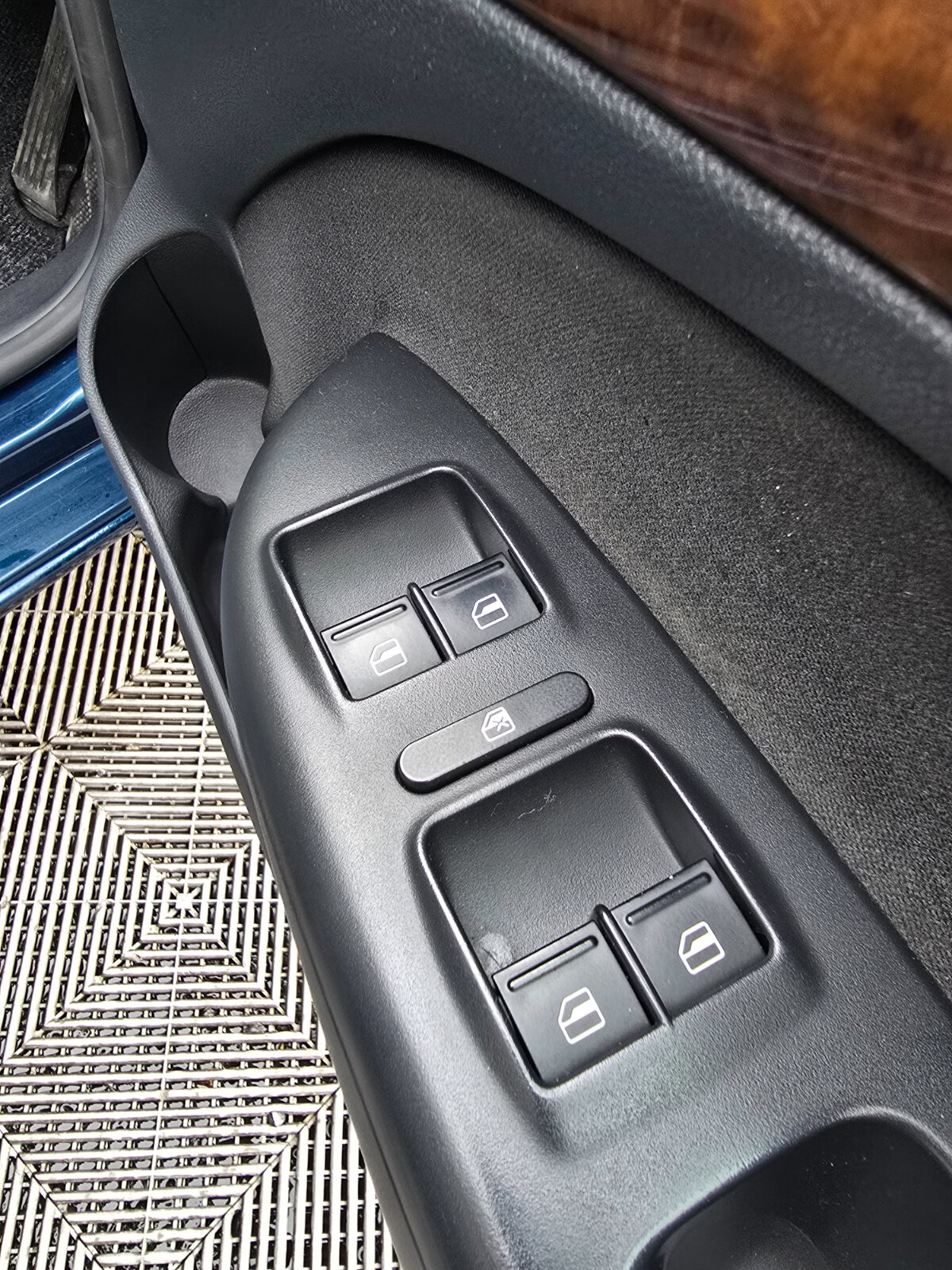 2012 Skoda Octavia 1.6 Elegance - Image 17