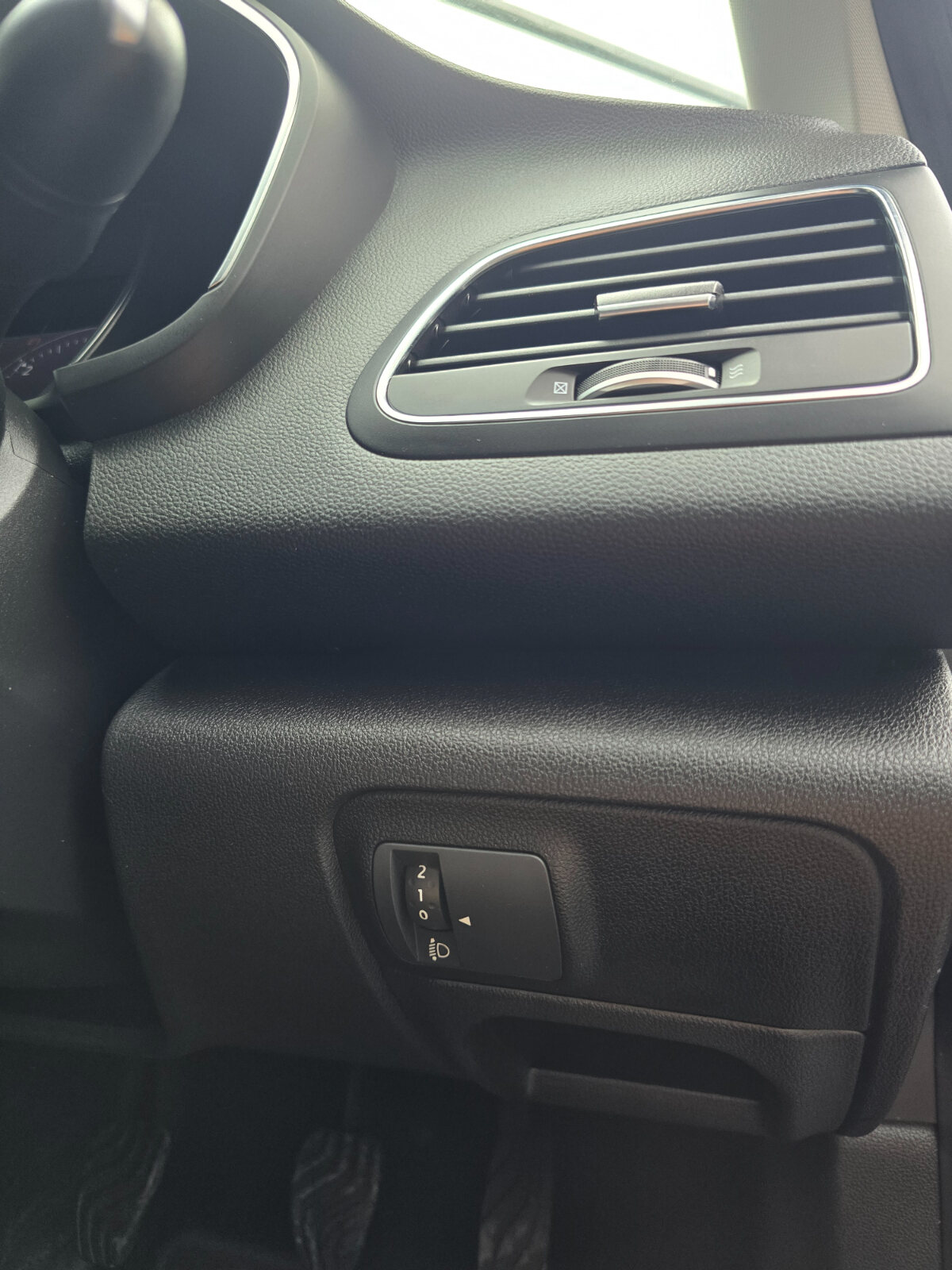 2019 Renault Megane 1.5 dCi ICONIC - Image 18