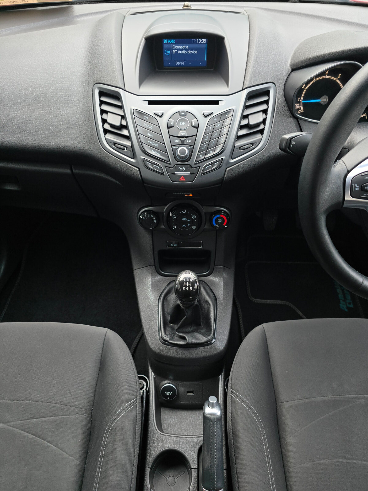 2017 Ford Fiesta ZETEC 1.0 Petrol - Image 13