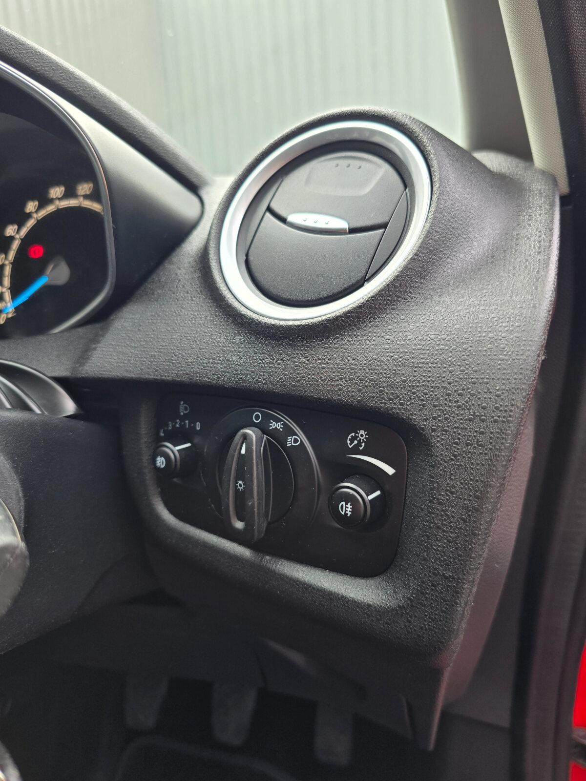 2017 Ford Fiesta ZETEC 1.0 Petrol - Image 18