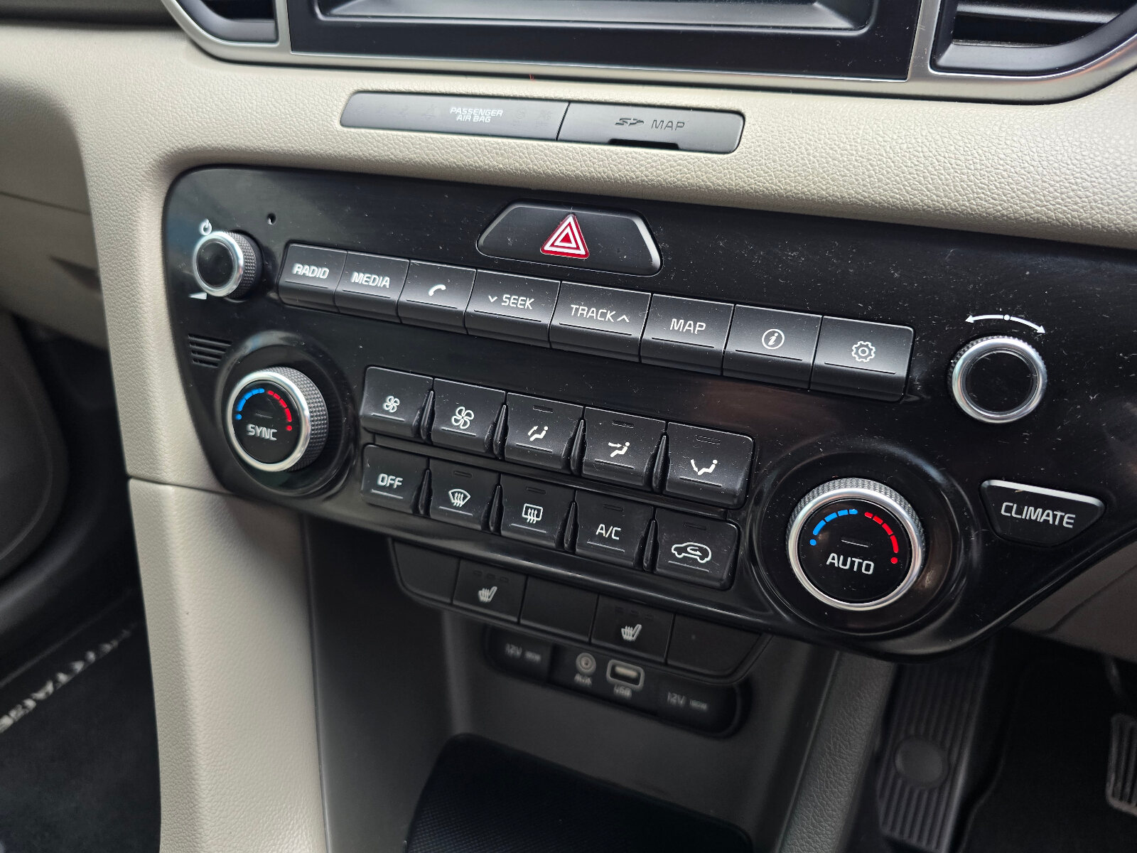 2018 Kia Sportage 1.7 PLATINUM S - Image 16
