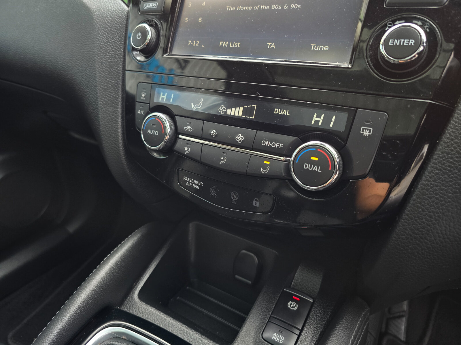 2018 Nissan Qashqai 1.2 PETROL SV - Image 16