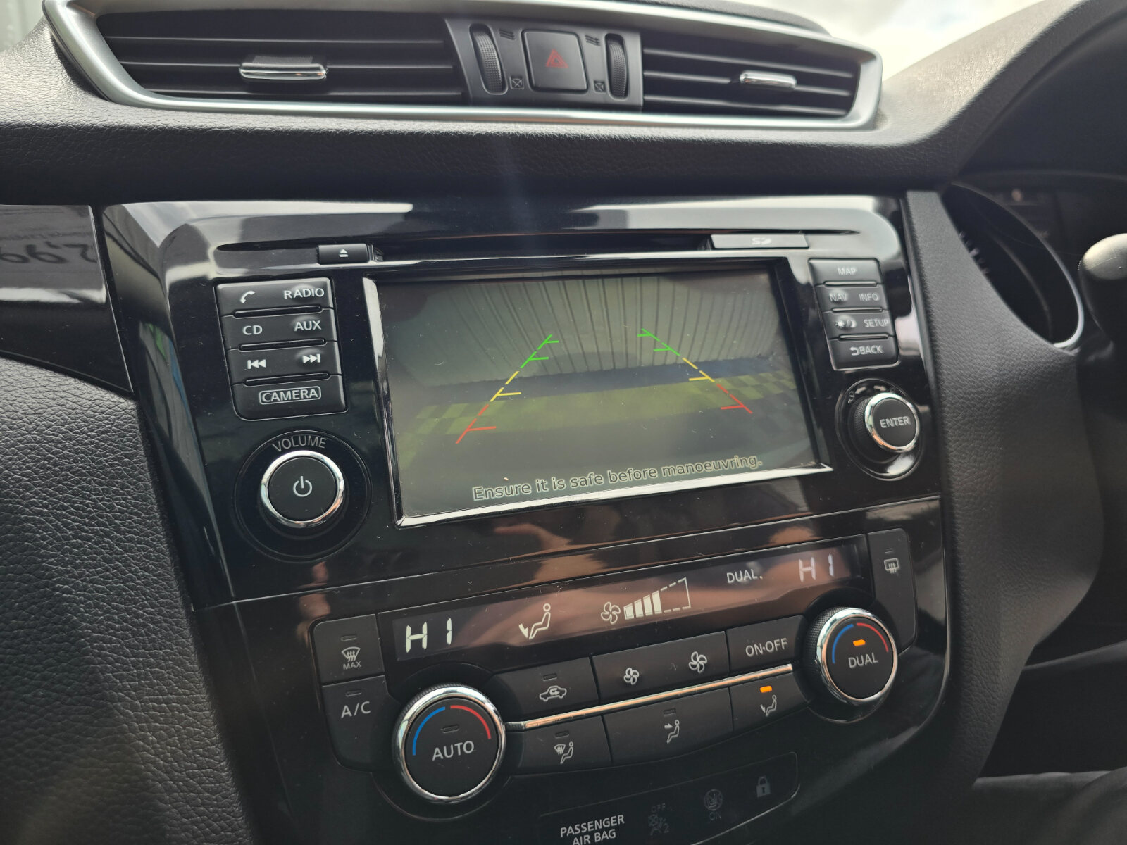 2018 Nissan Qashqai 1.2 PETROL SV - Image 17