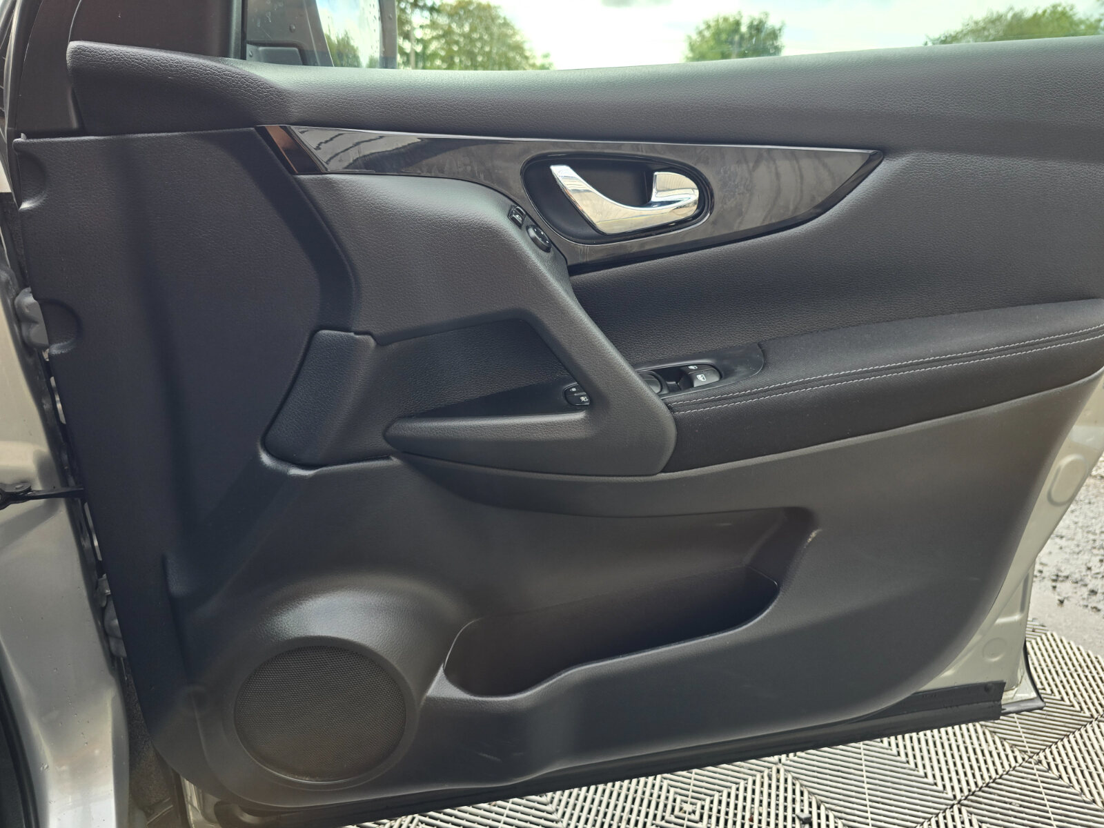 2018 Nissan Qashqai 1.2 PETROL SV - Image 20