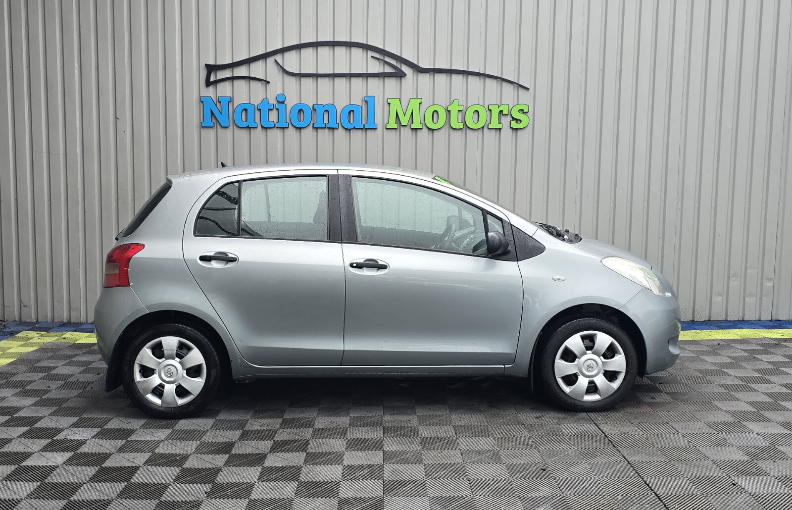 2008 Toyota Yaris 1.0 VVT-i Terra - Image 2