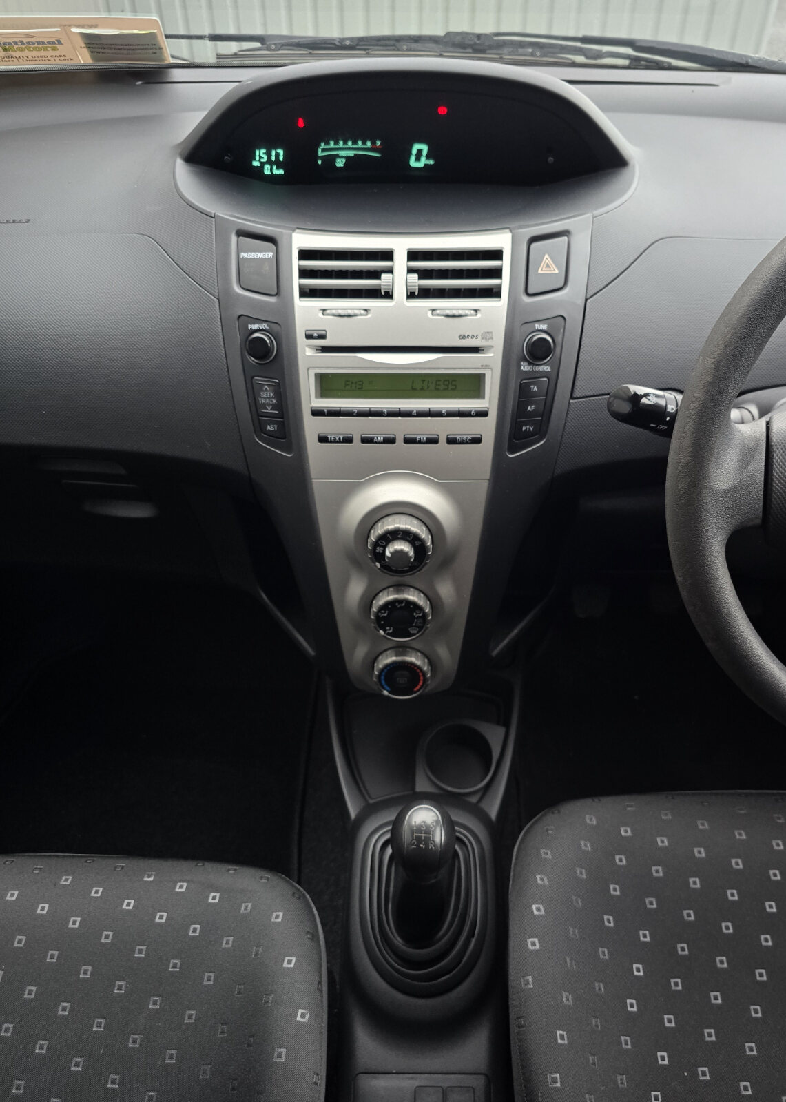 2008 Toyota Yaris 1.0 VVT-i Terra - Image 13