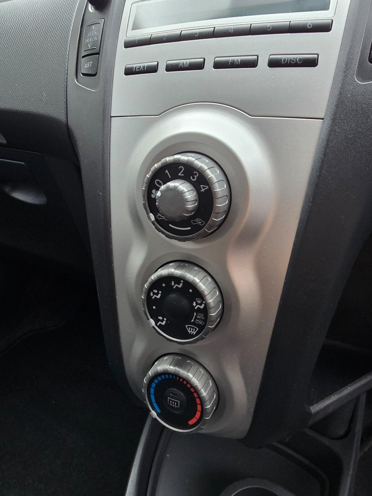 2008 Toyota Yaris 1.0 VVT-i Terra - Image 14