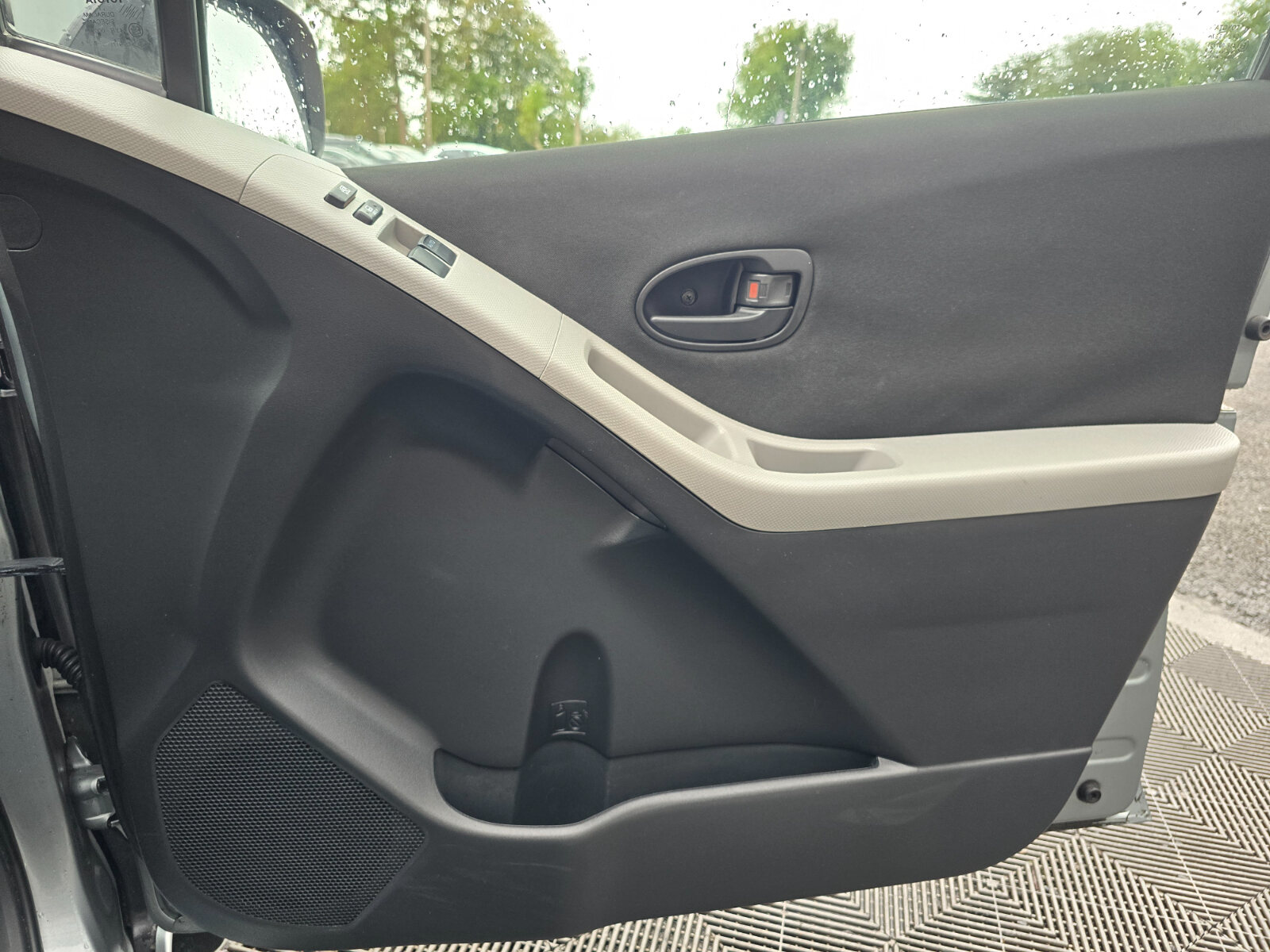 2008 Toyota Yaris 1.0 VVT-i Terra - Image 17