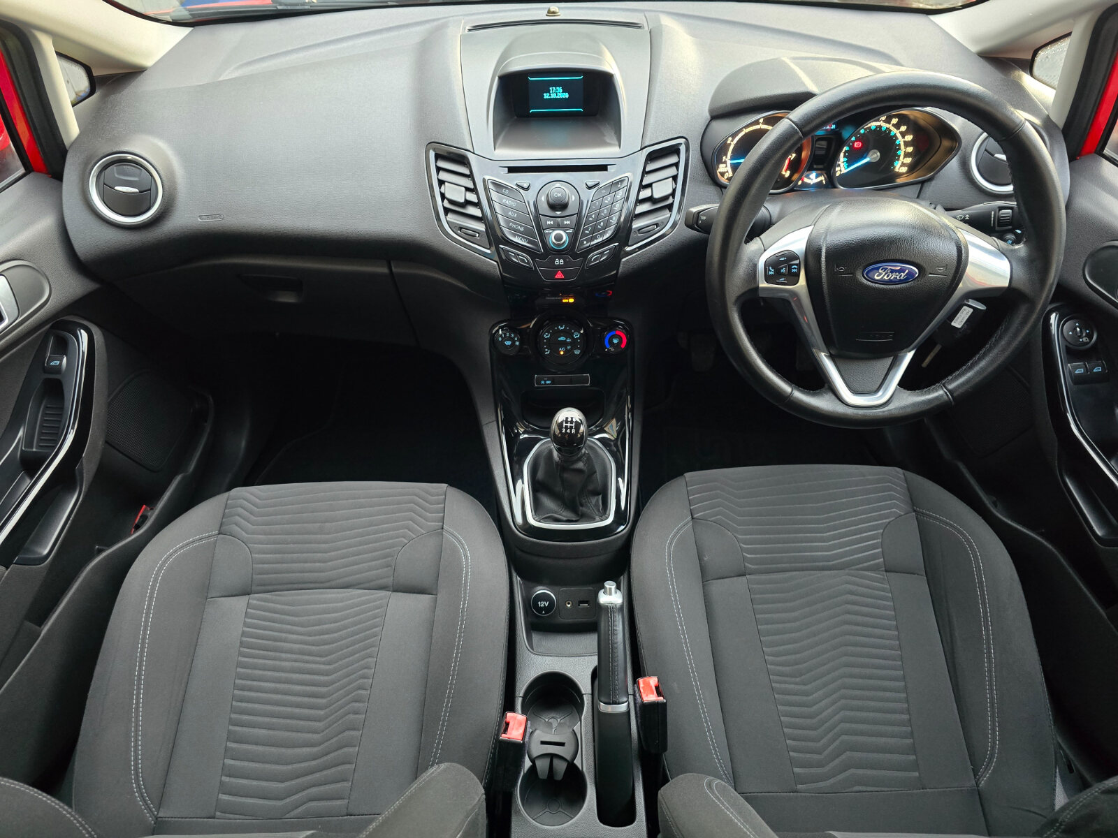 2014 Ford Fiesta 138k mi ZETEC 1.0 Petrol - Image 11