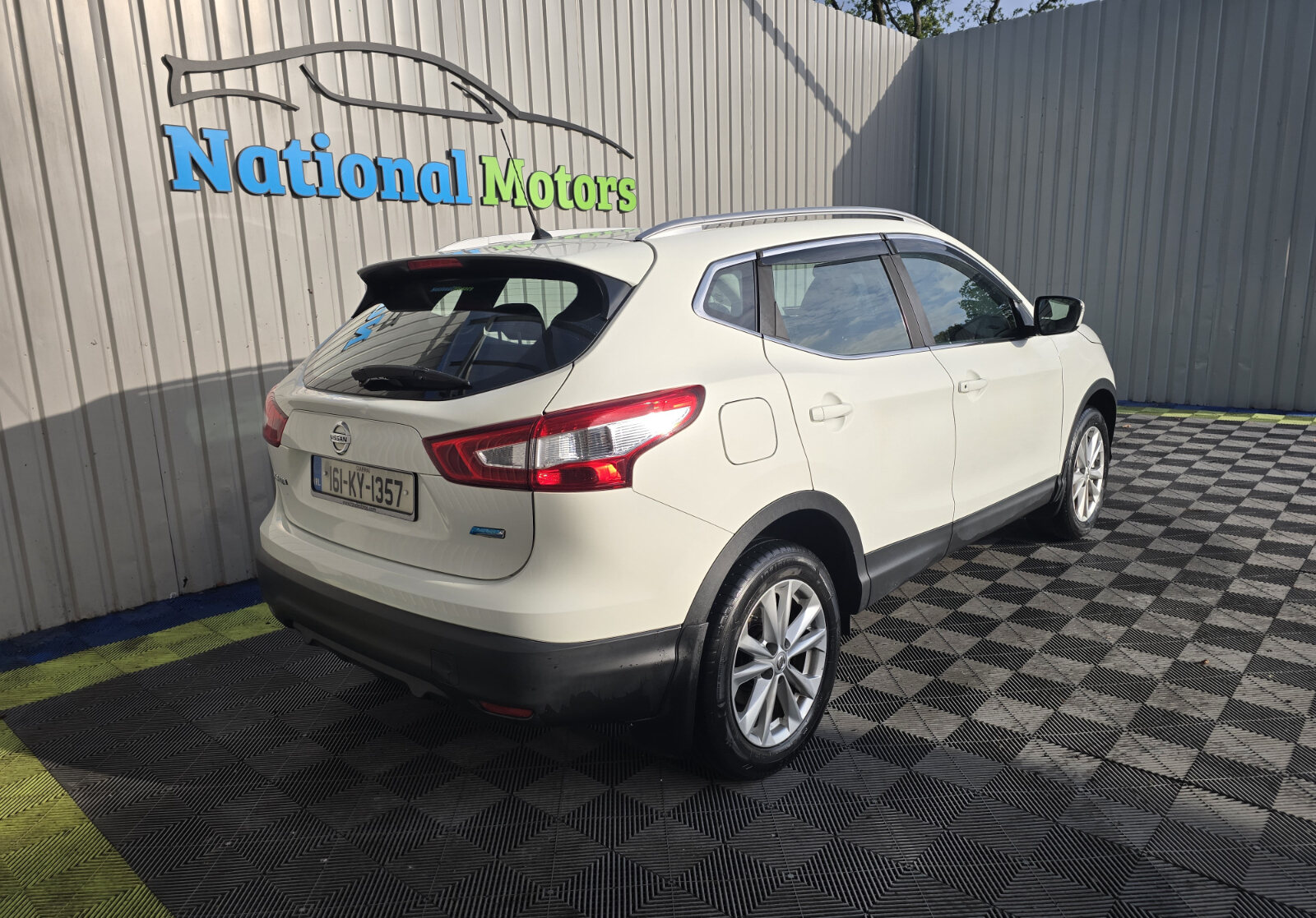 2016 Nissan Qashqai 1.5 Diesel SV - Image 3