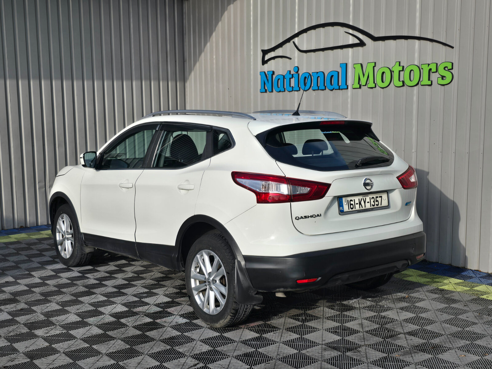 2016 Nissan Qashqai 1.5 Diesel SV - Image 6