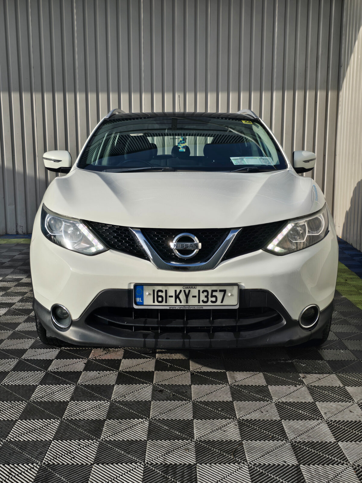 2016 Nissan Qashqai 1.5 Diesel SV - Image 9
