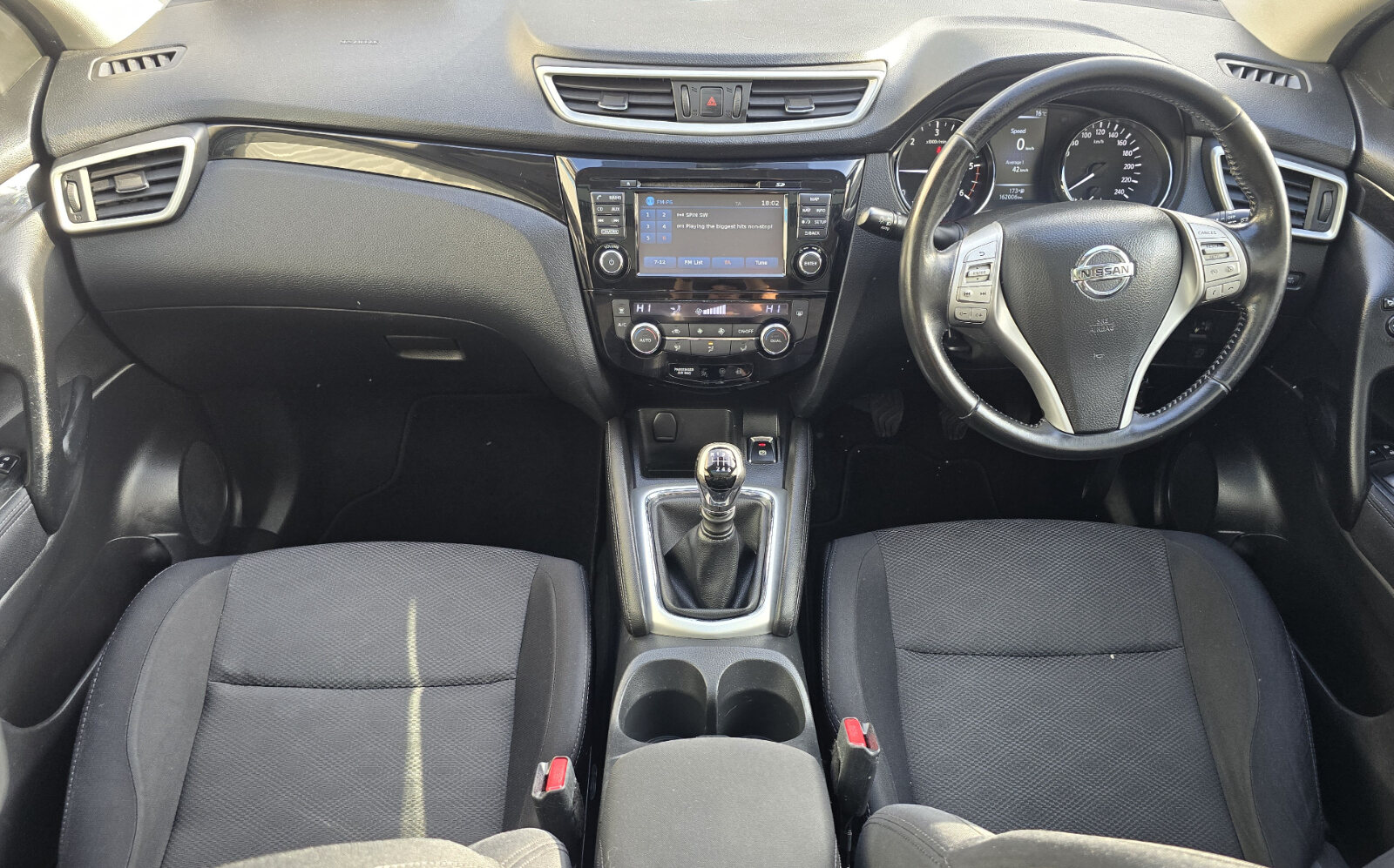 2016 Nissan Qashqai 1.5 Diesel SV - Image 10