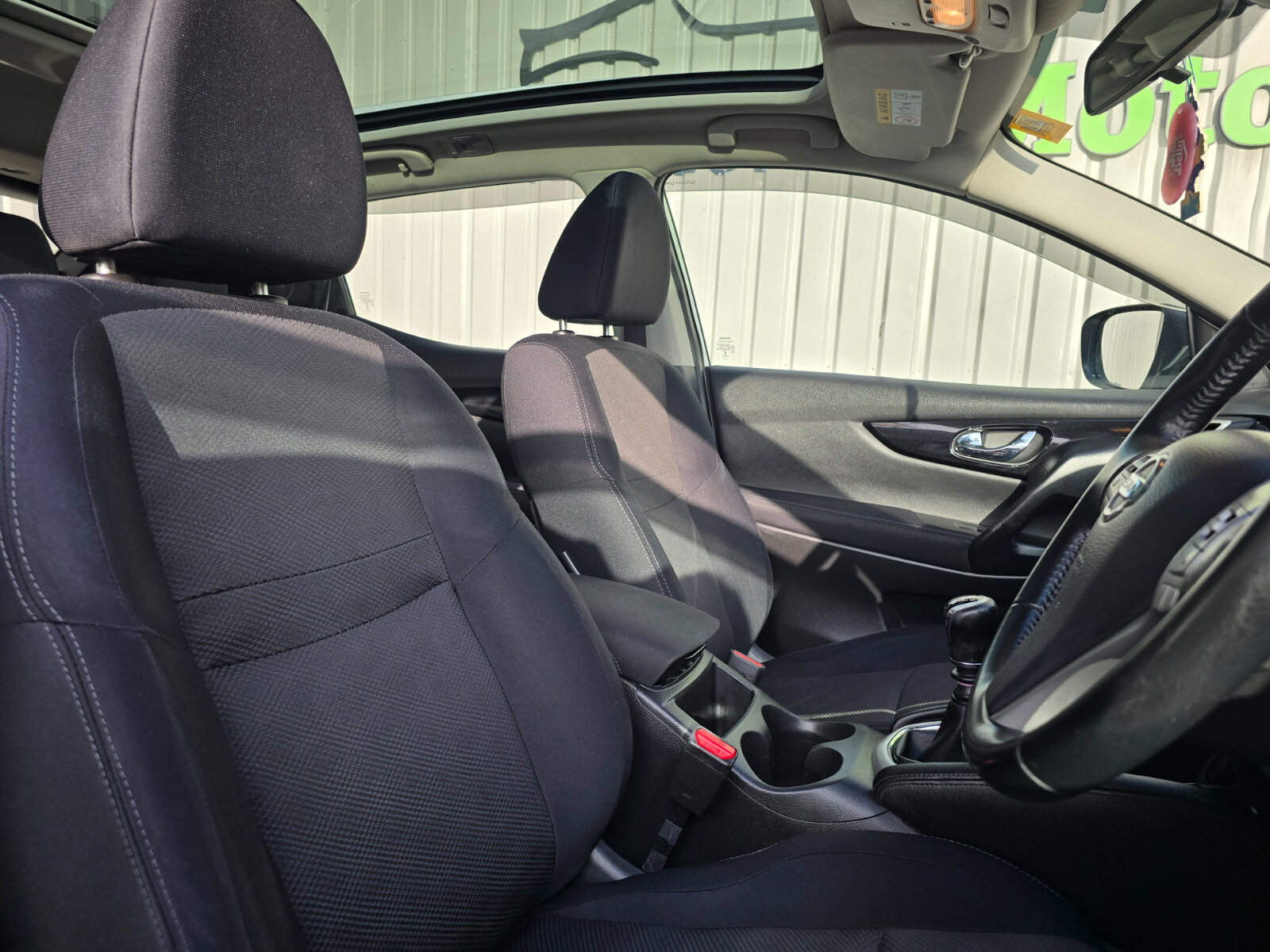2016 Nissan Qashqai 1.5 Diesel SV - Image 11
