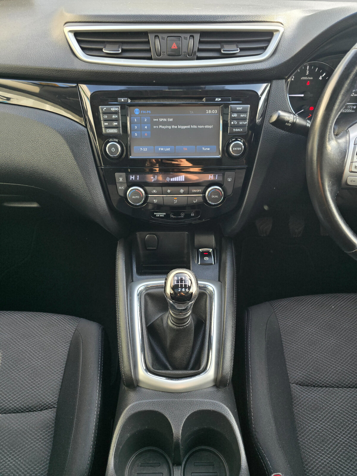 2016 Nissan Qashqai 1.5 Diesel SV - Image 13