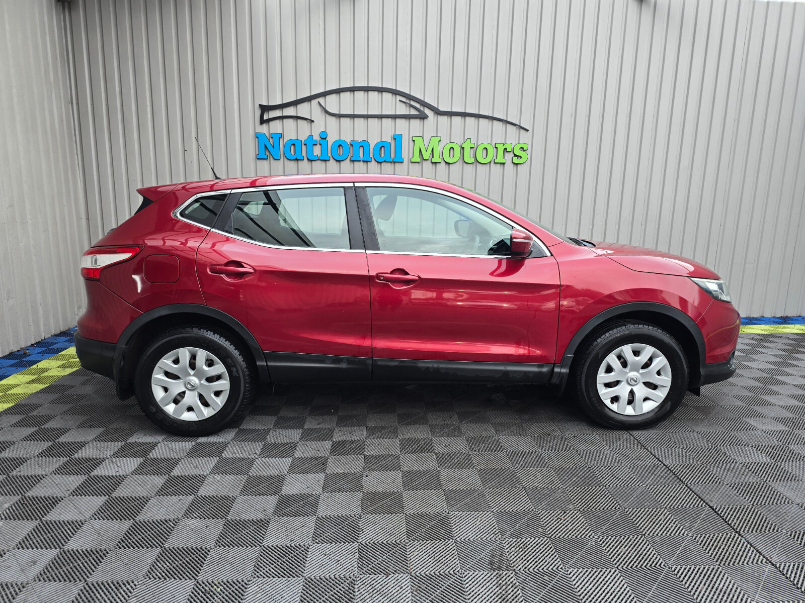 2014 Nissan Qashqai 1.5 Diesel  XE 4DR - Manual - Image 2