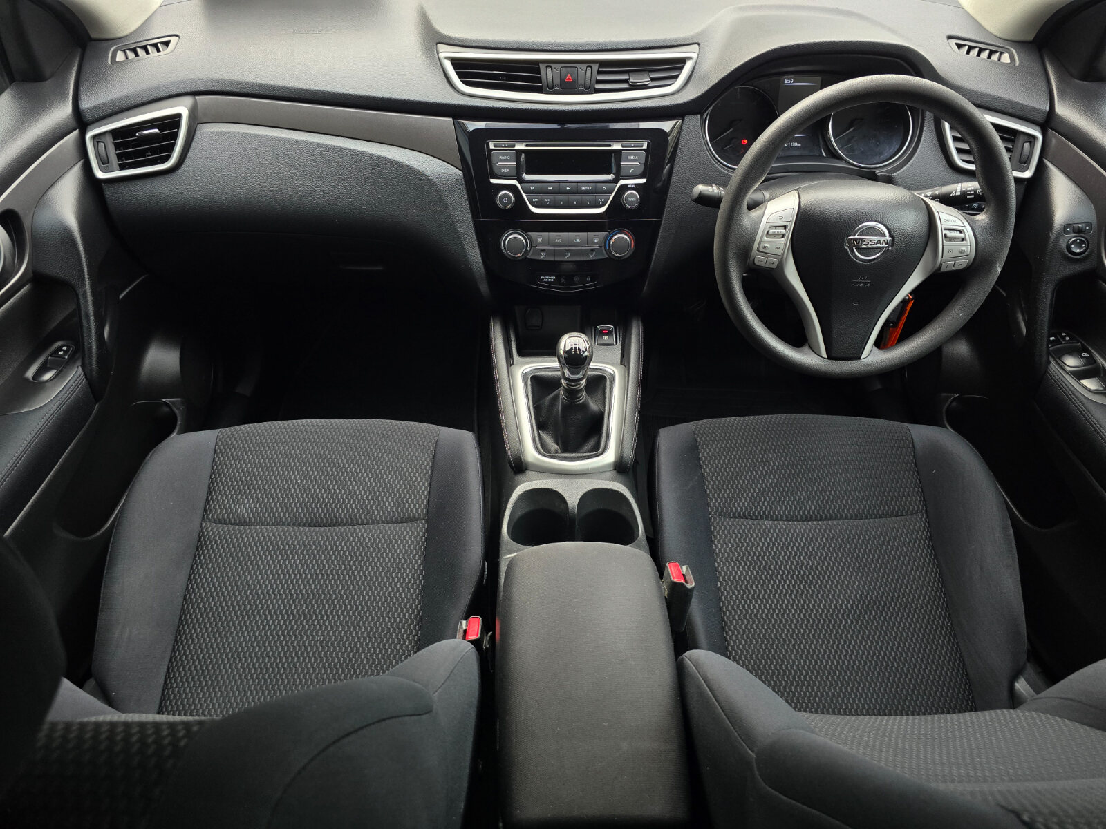 2014 Nissan Qashqai 1.5 Diesel  XE 4DR - Manual - Image 9