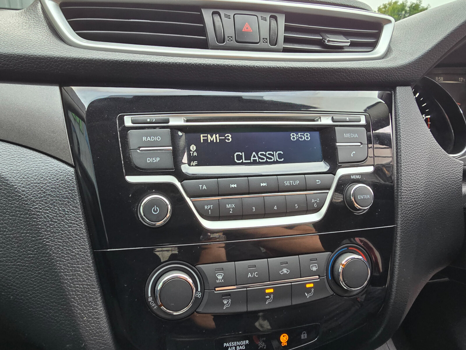 2014 Nissan Qashqai 1.5 Diesel  XE 4DR - Manual - Image 13