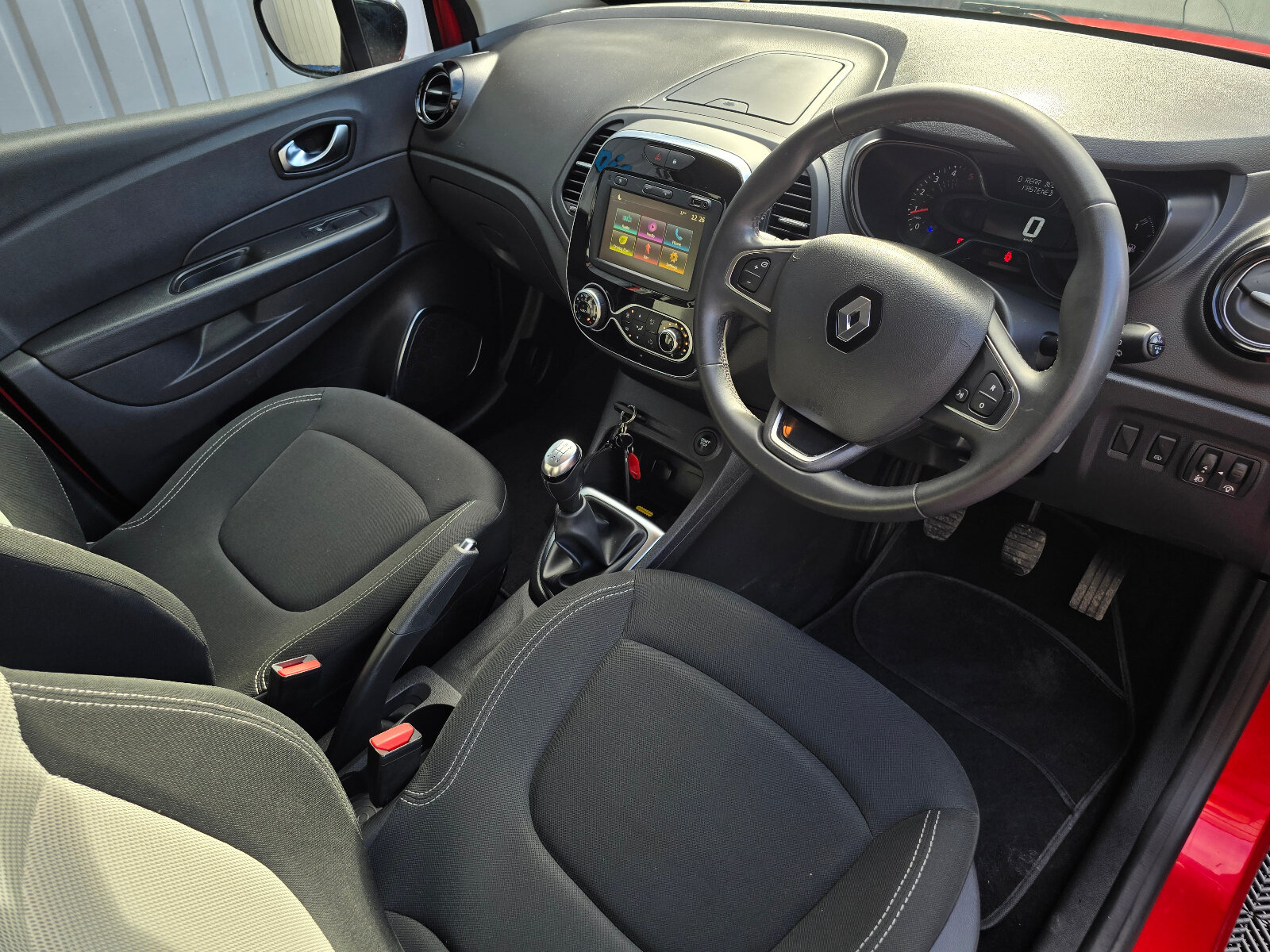 2019 Renault Captur 1.5 dCi ICONIC - Image 8
