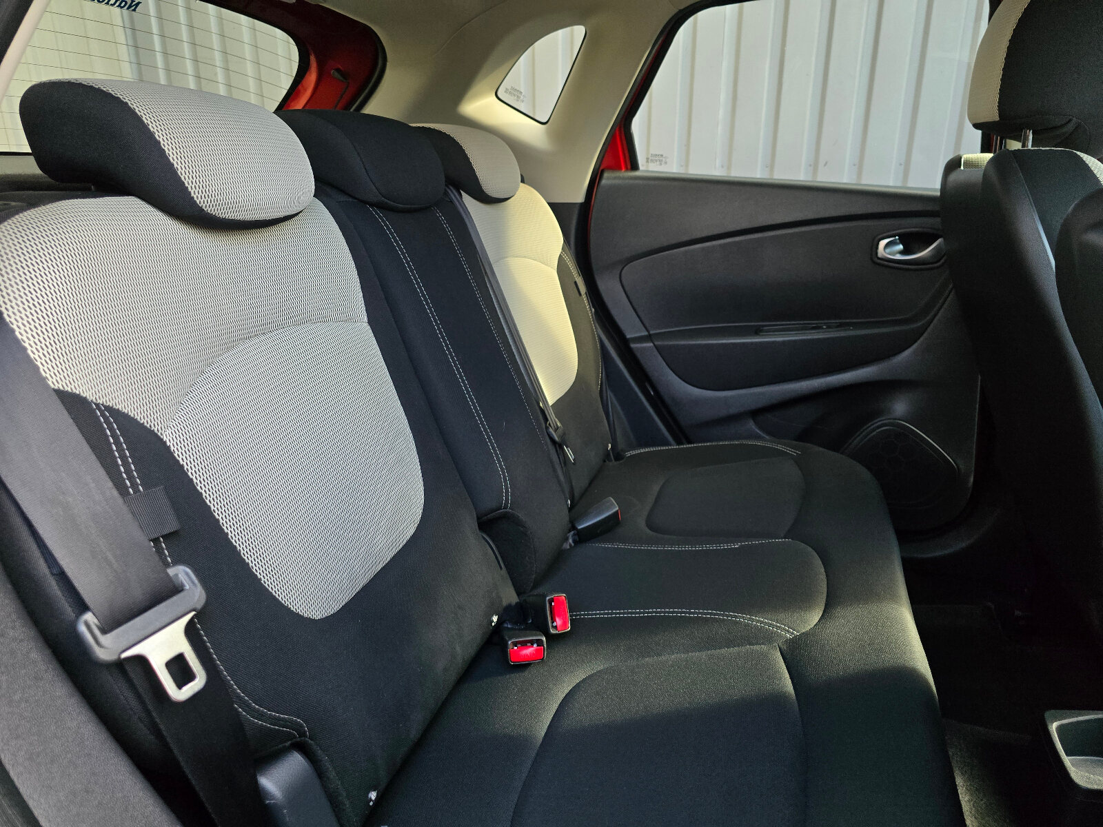 2019 Renault Captur 1.5 dCi ICONIC - Image 17