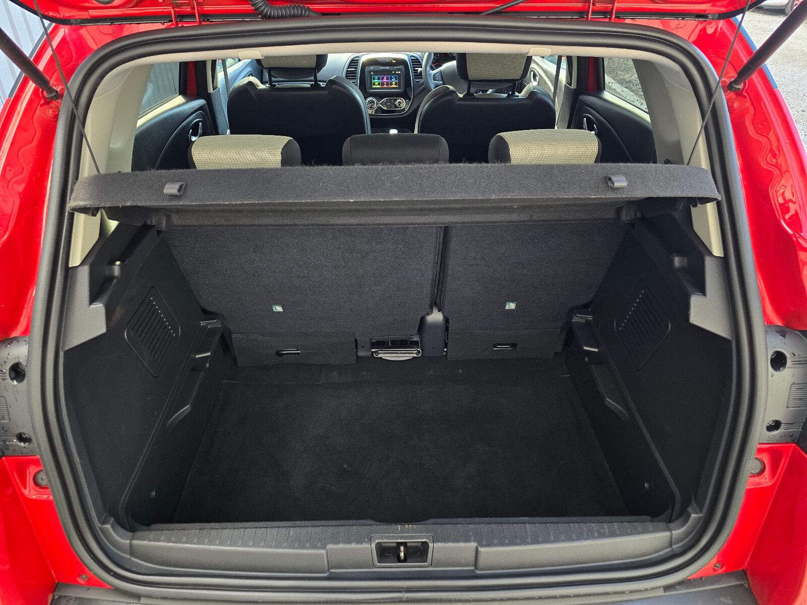 2019 Renault Captur 1.5 dCi ICONIC - Image 18