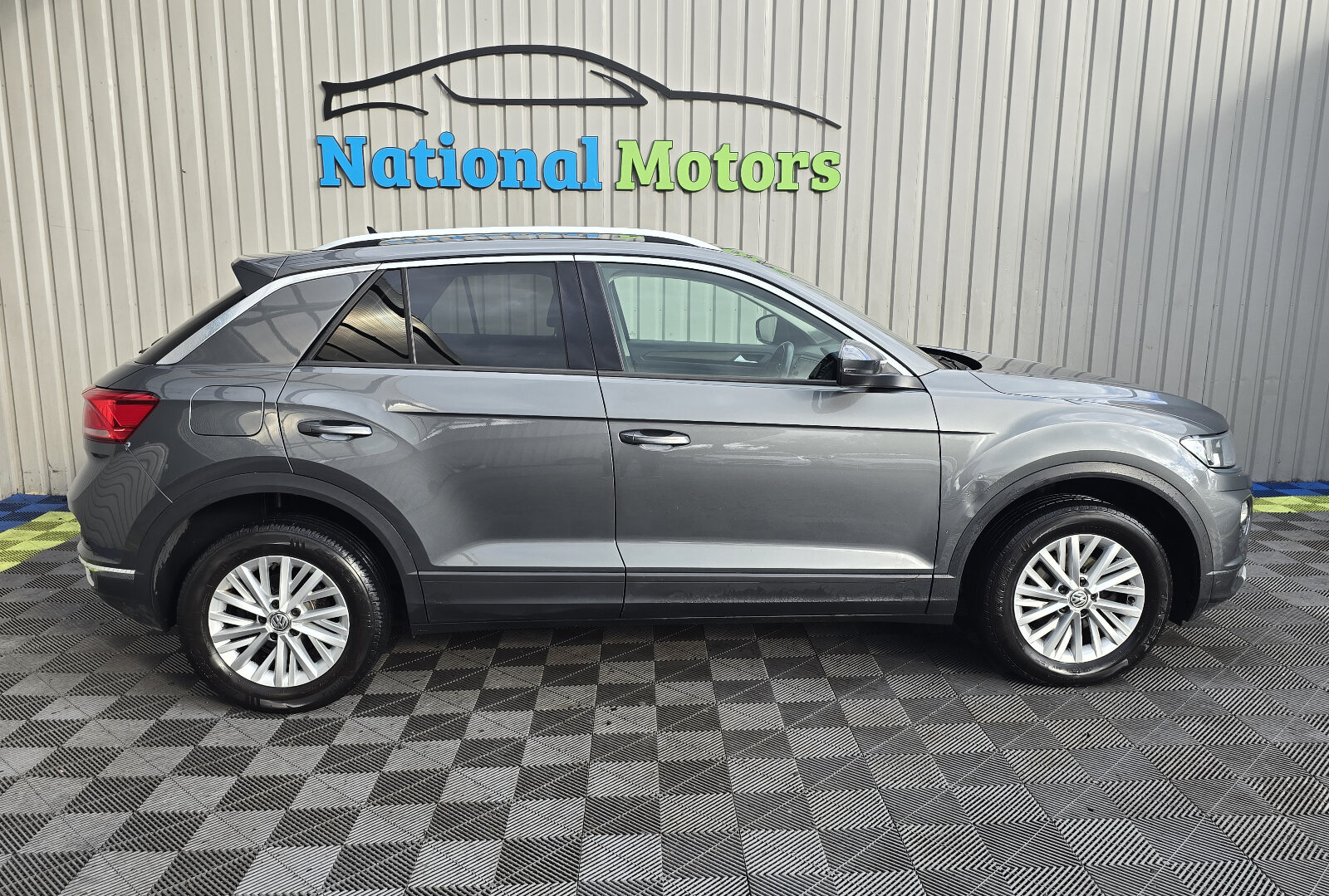 2019 Volkswagen T-Roc 1.6 TDI Design - Image 2